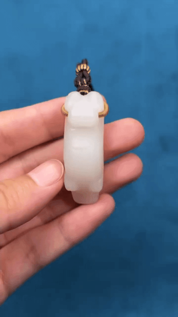 92239 和田玉籽料飛黃騰達