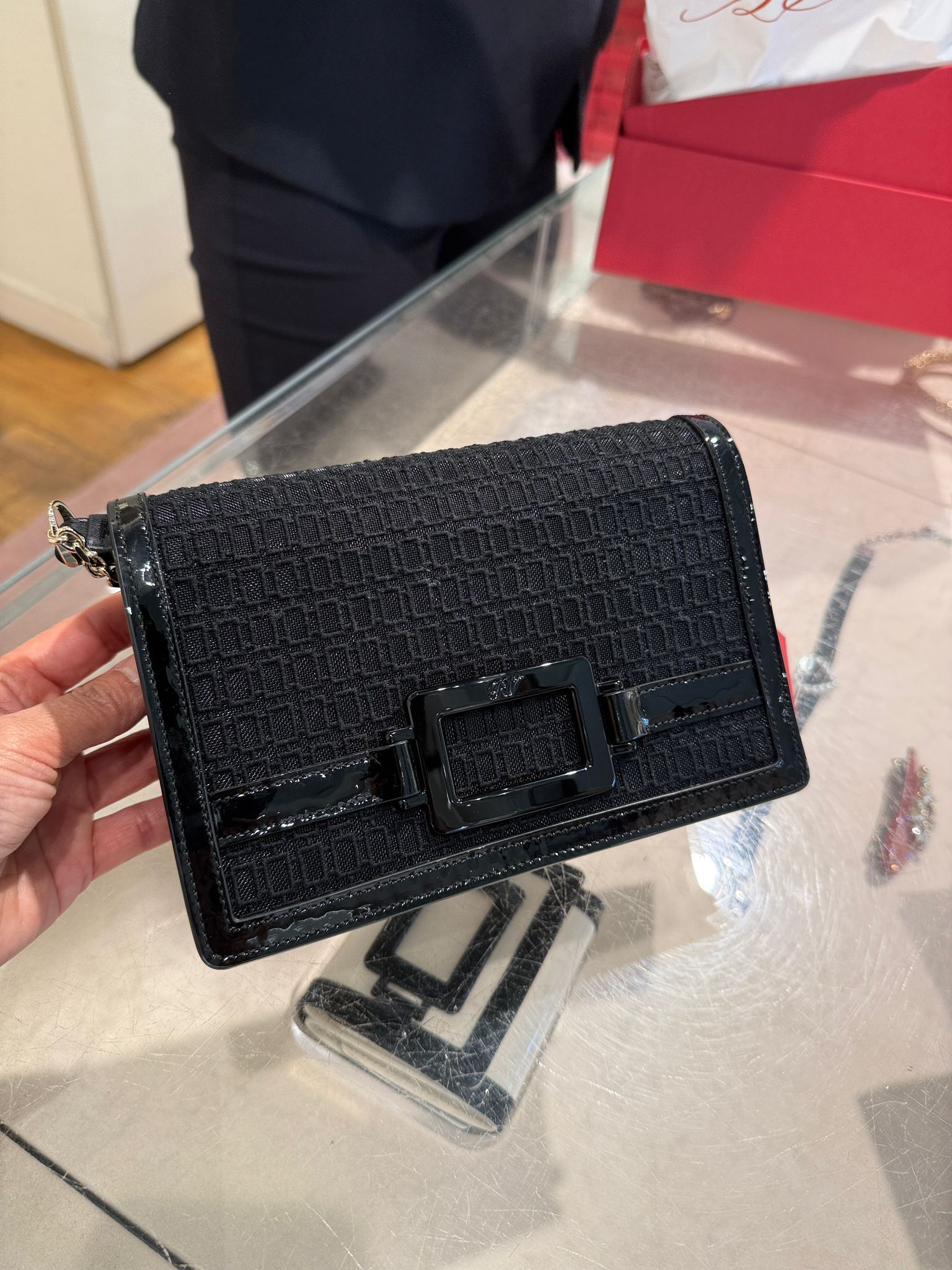 Roger Vivier RV Flap bag black RBWAORD