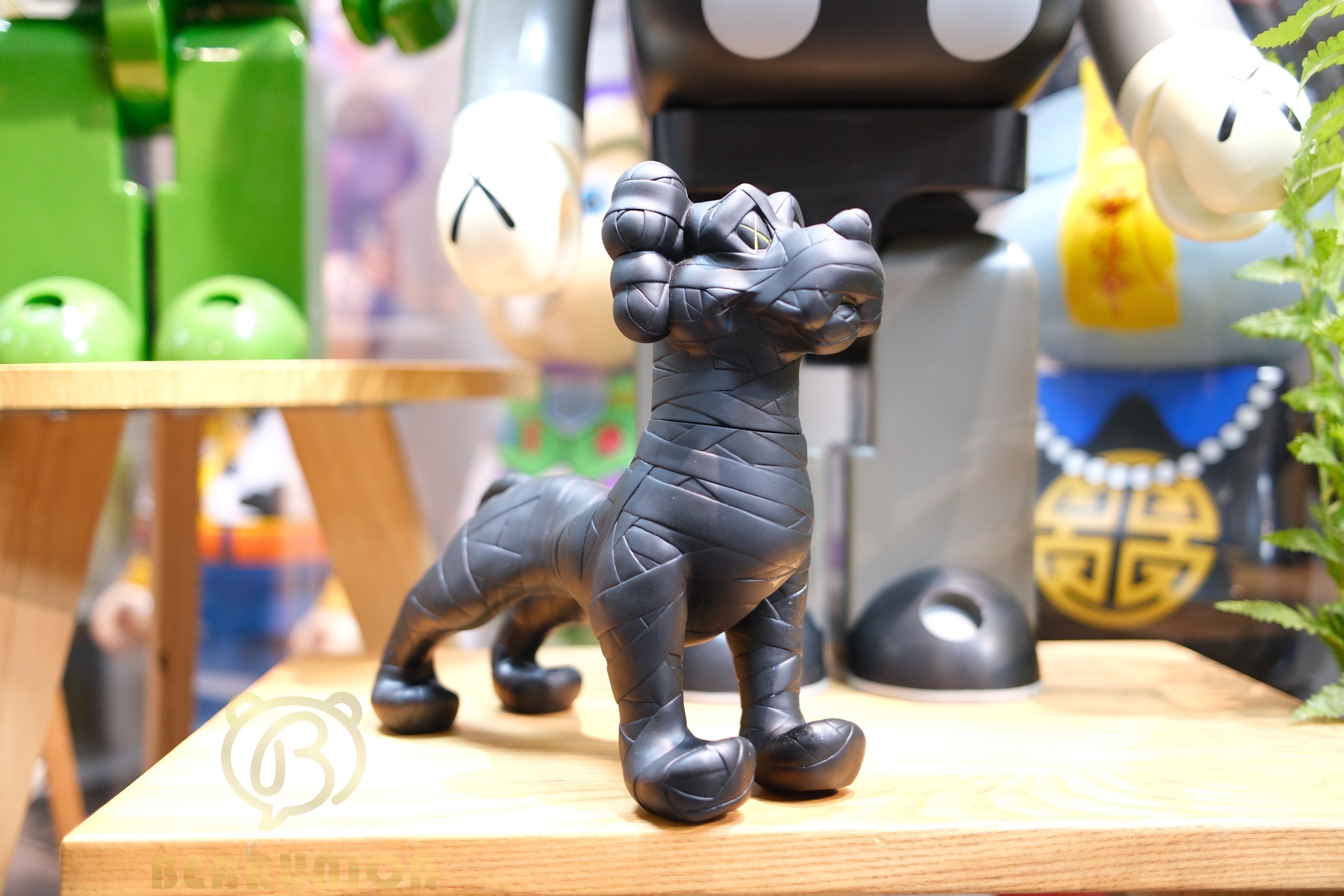 🥇現貨🥇⭐️Used⭐️ KAWS X Neighborhood Zooth Vinyl Figure