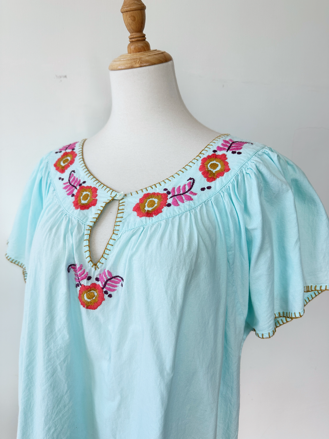 水藍色墨西哥刺繡上衣