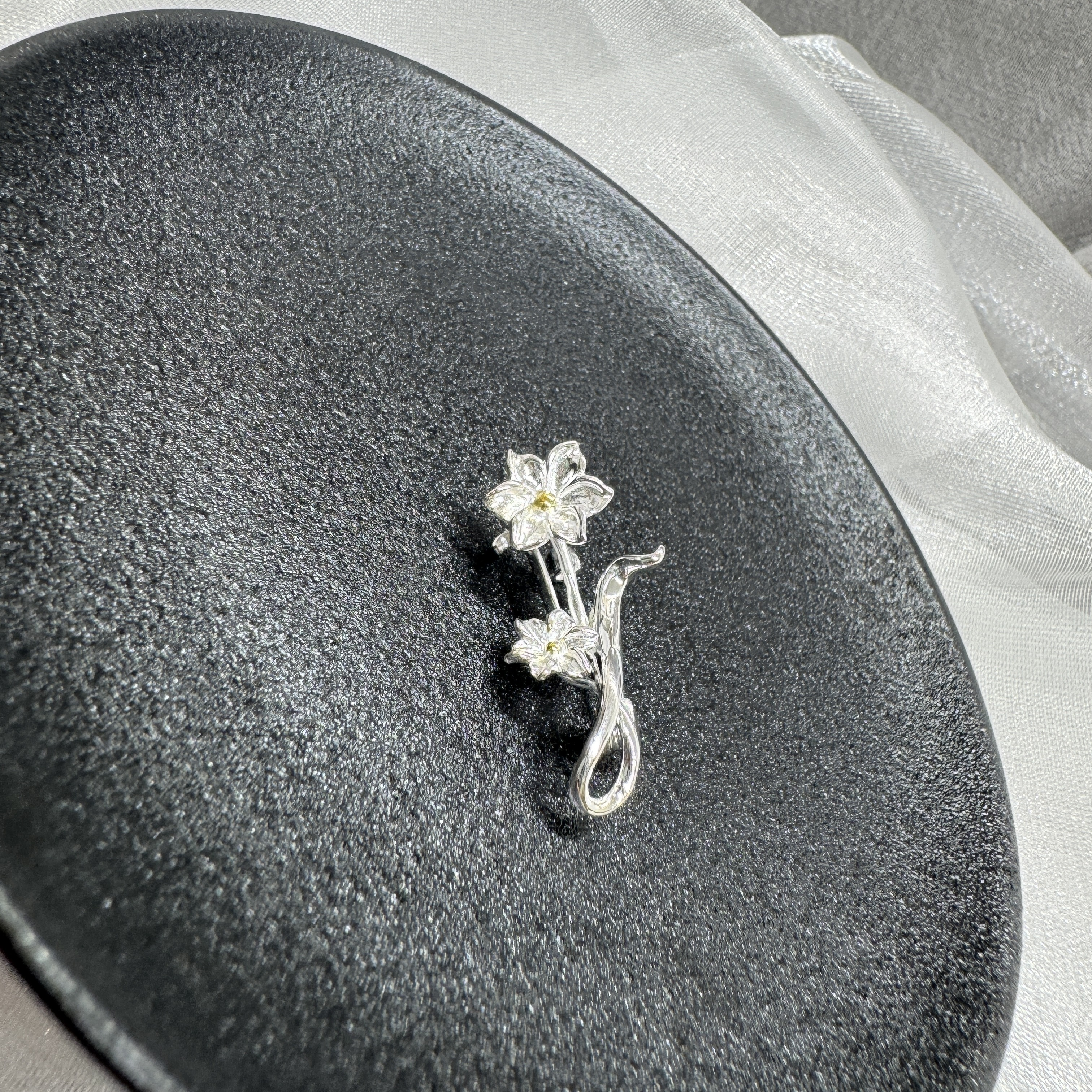 水仙別針 – 純銀別針