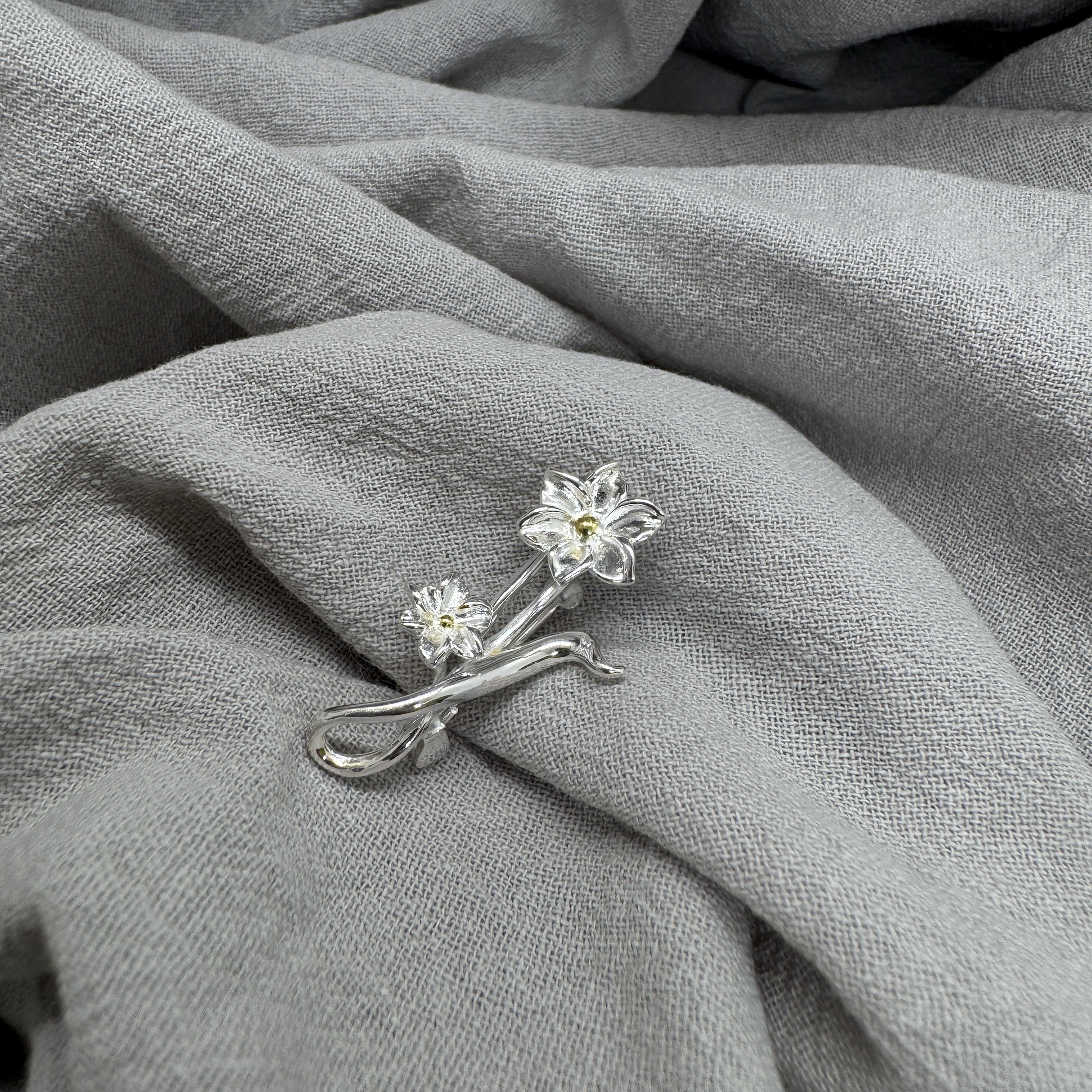 水仙別針 – 純銀別針