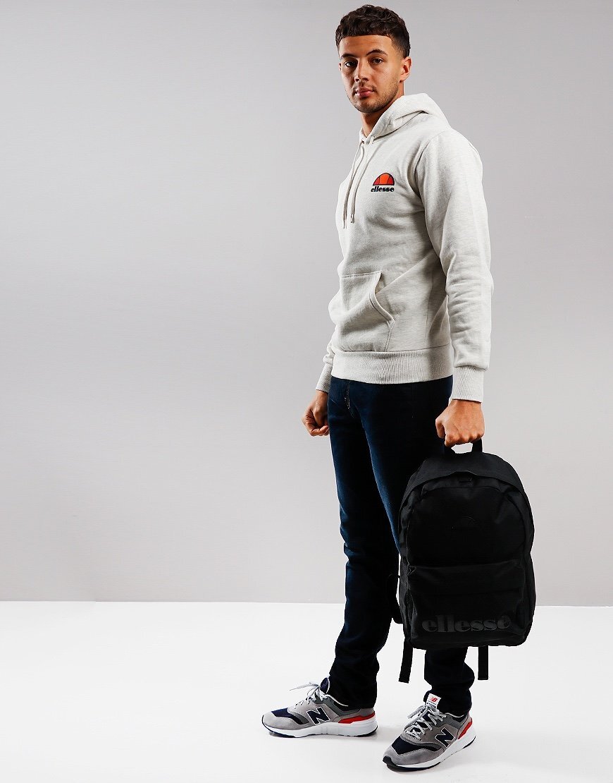 【出清特價】Ellesse 黑魂 All Black 經典復古 後背包 男女款