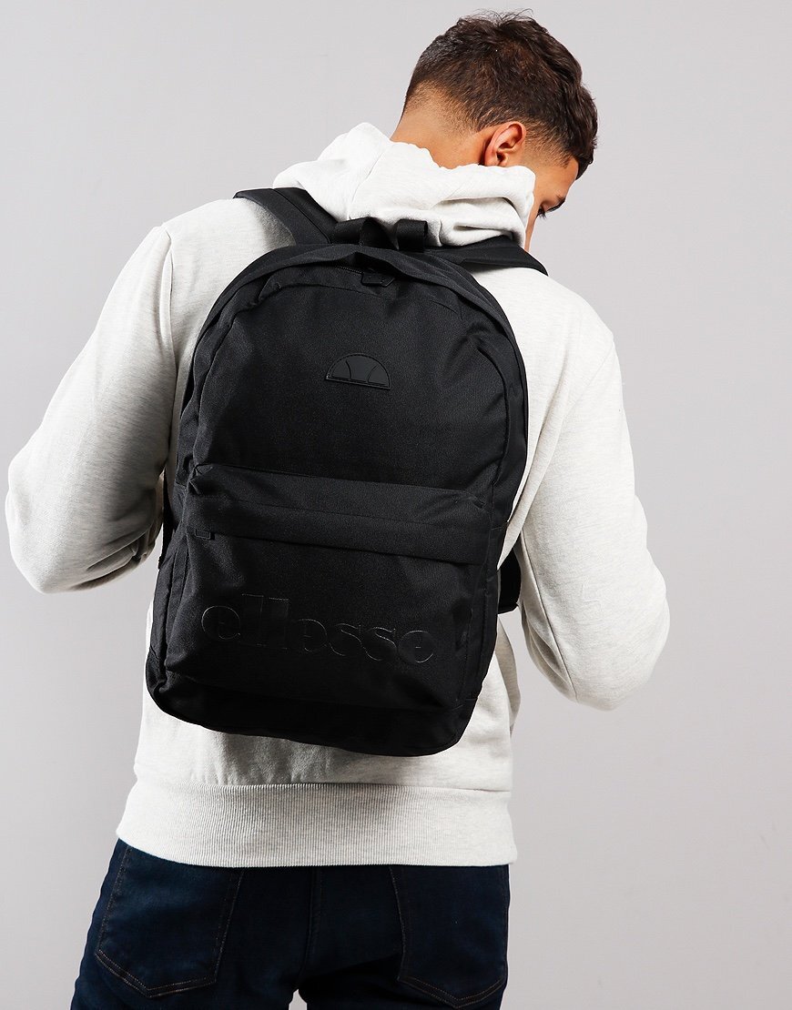 【出清特價】Ellesse 黑魂 All Black 經典復古 後背包 男女款
