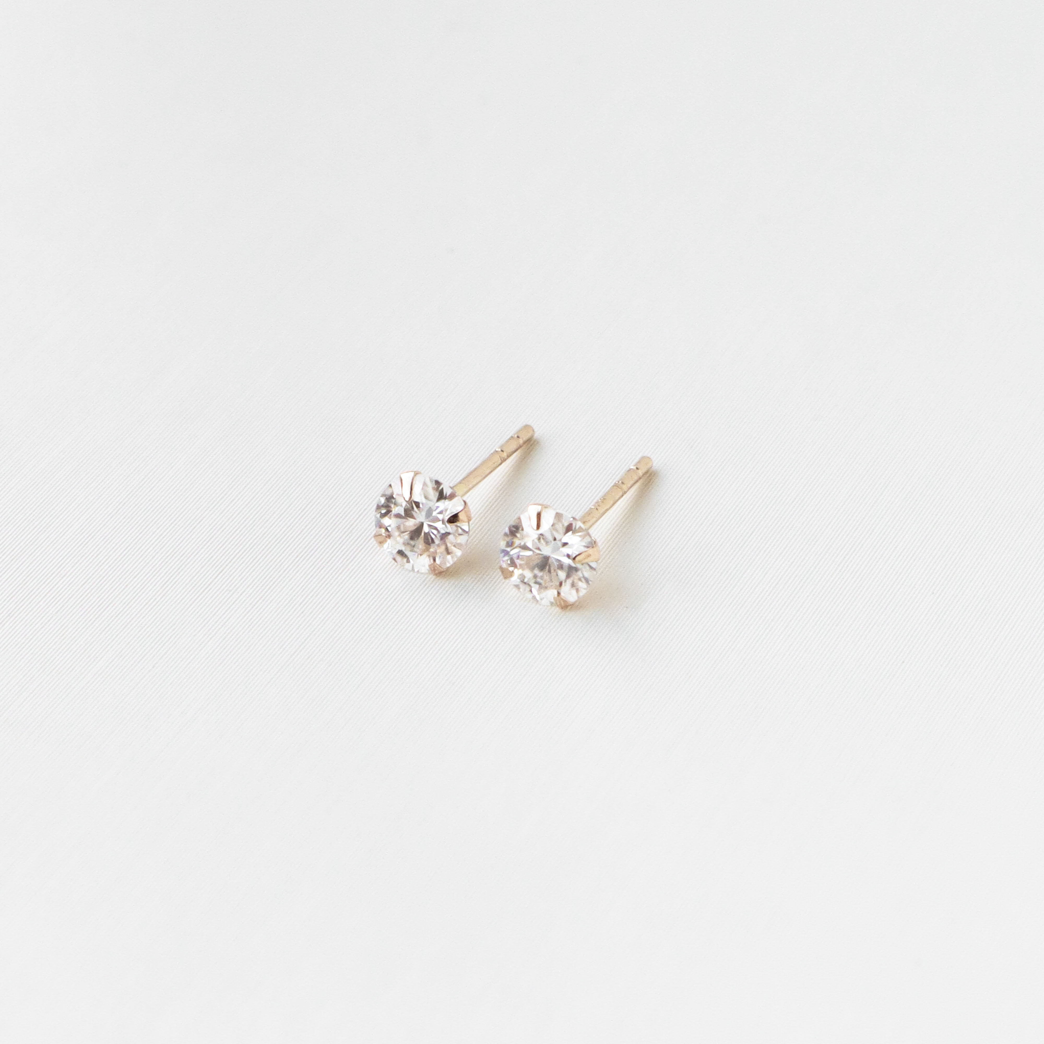 18K/單顆莫桑鑽耳環