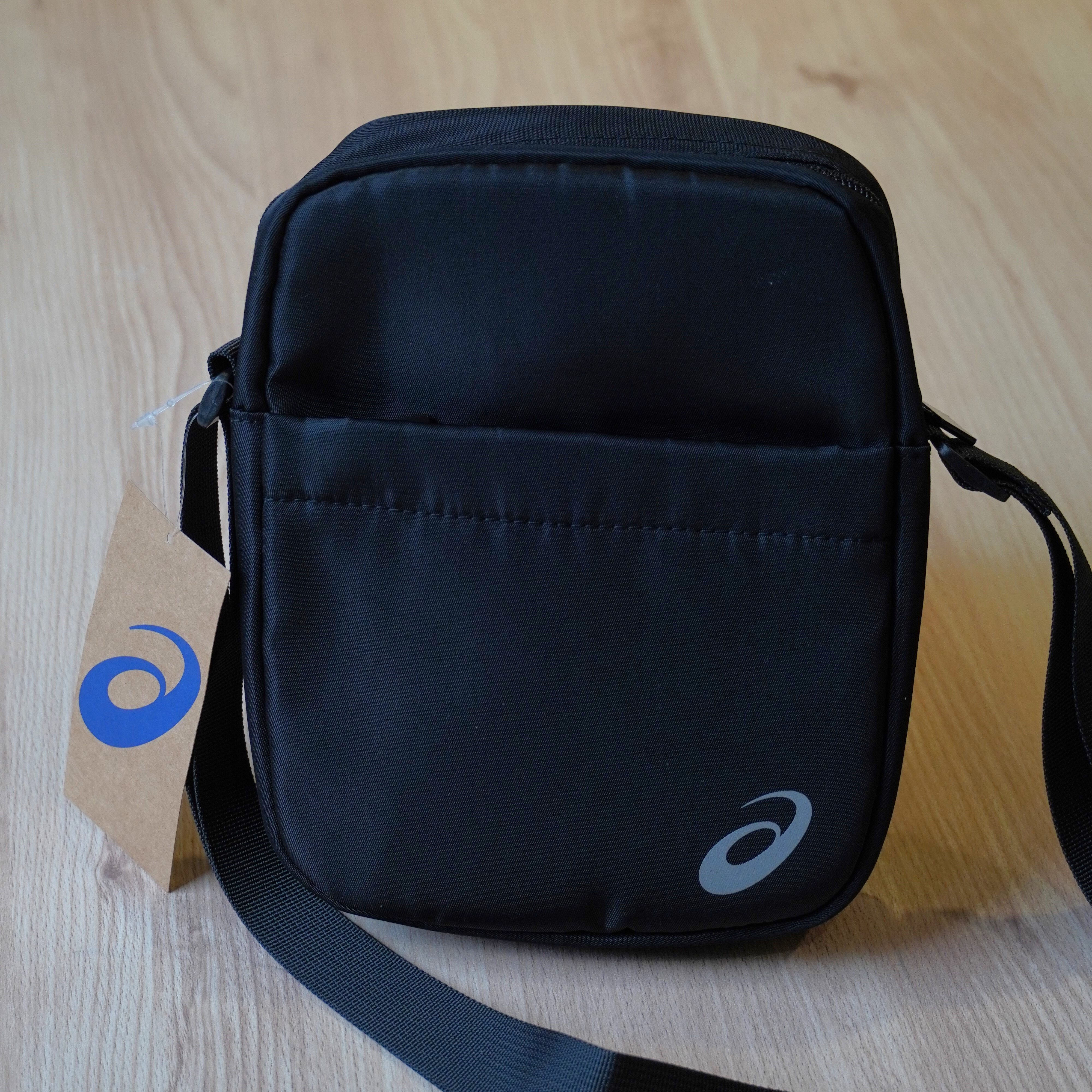 現貨 Asics  運動休閒側背包 輕量肩背隨身包 黑色 3033B947-001