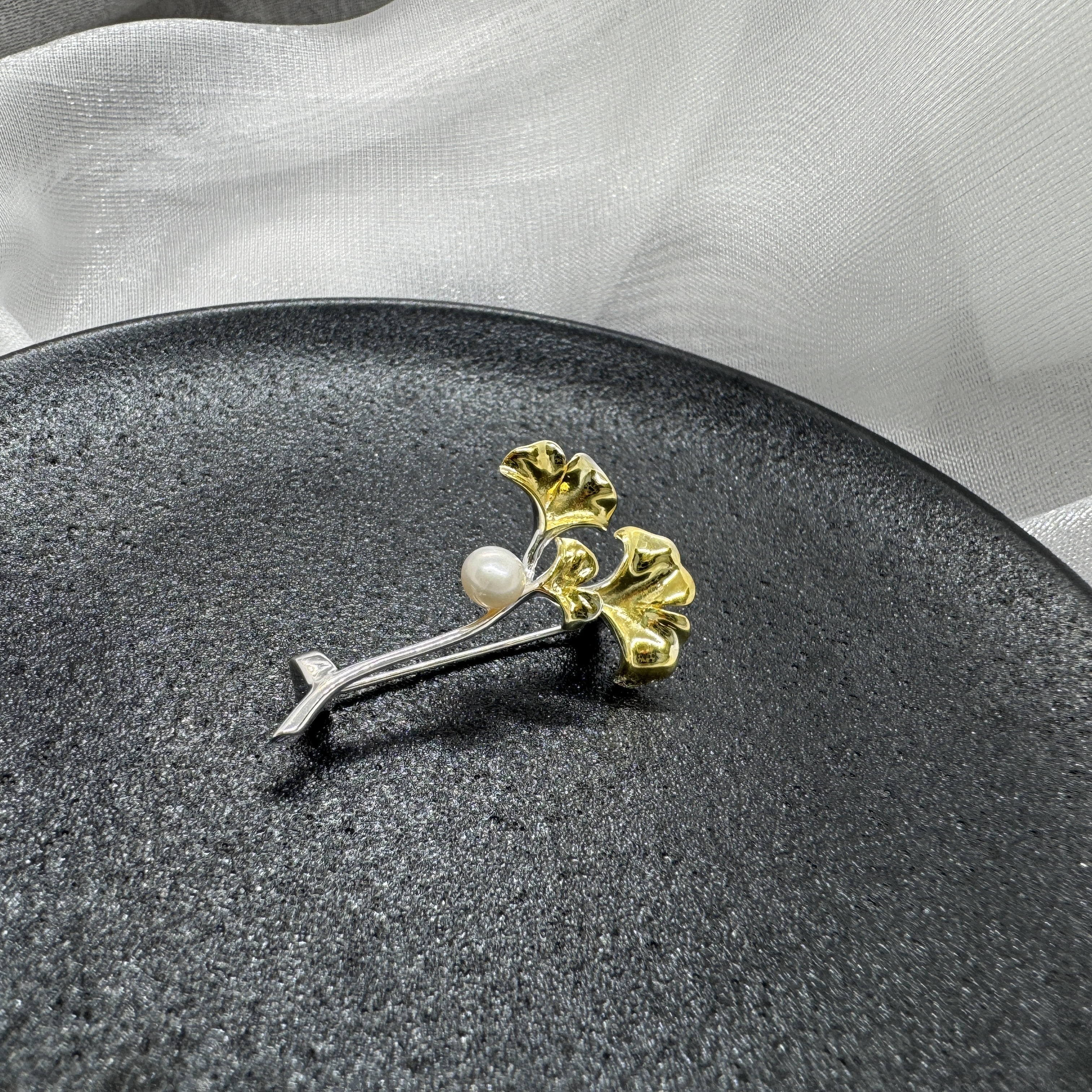 銀杏珍珠別針 – 純銀別針