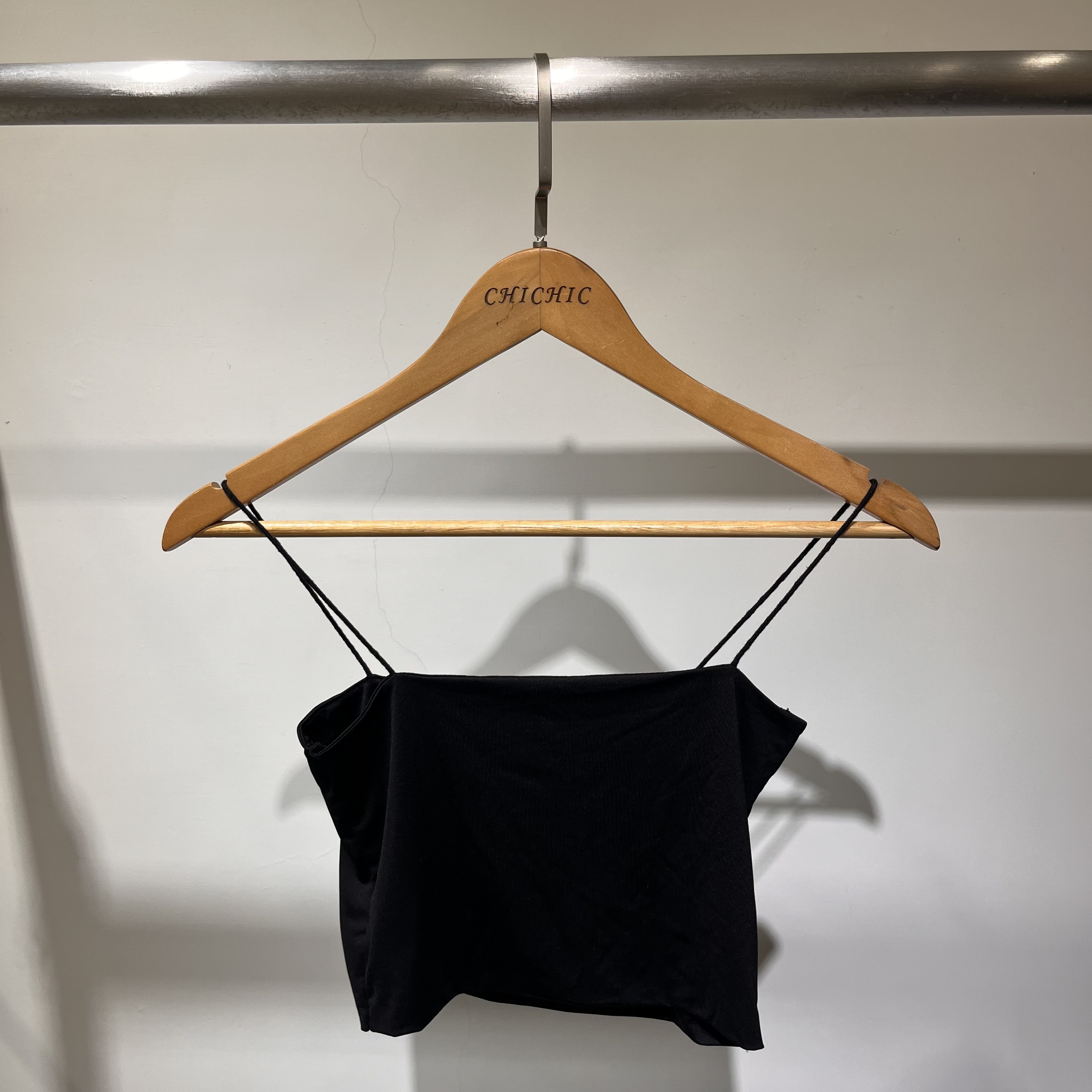 造型滑料無襯墊細帶小背心(黑)