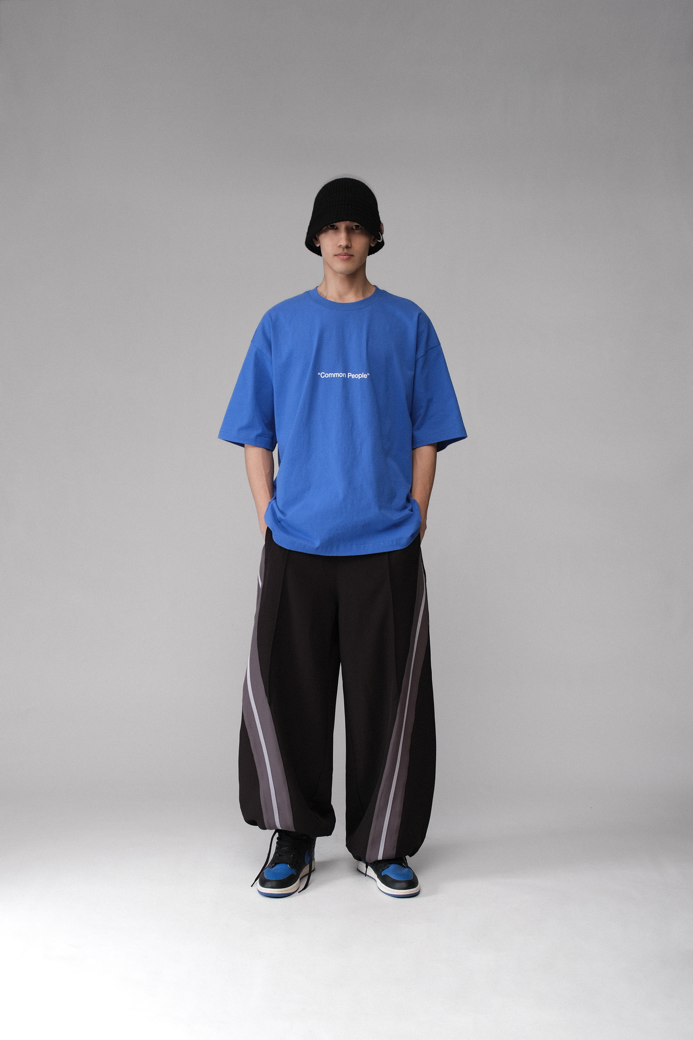 Wall of Sound - 4:44/“LINES” Common People Tee - Royal