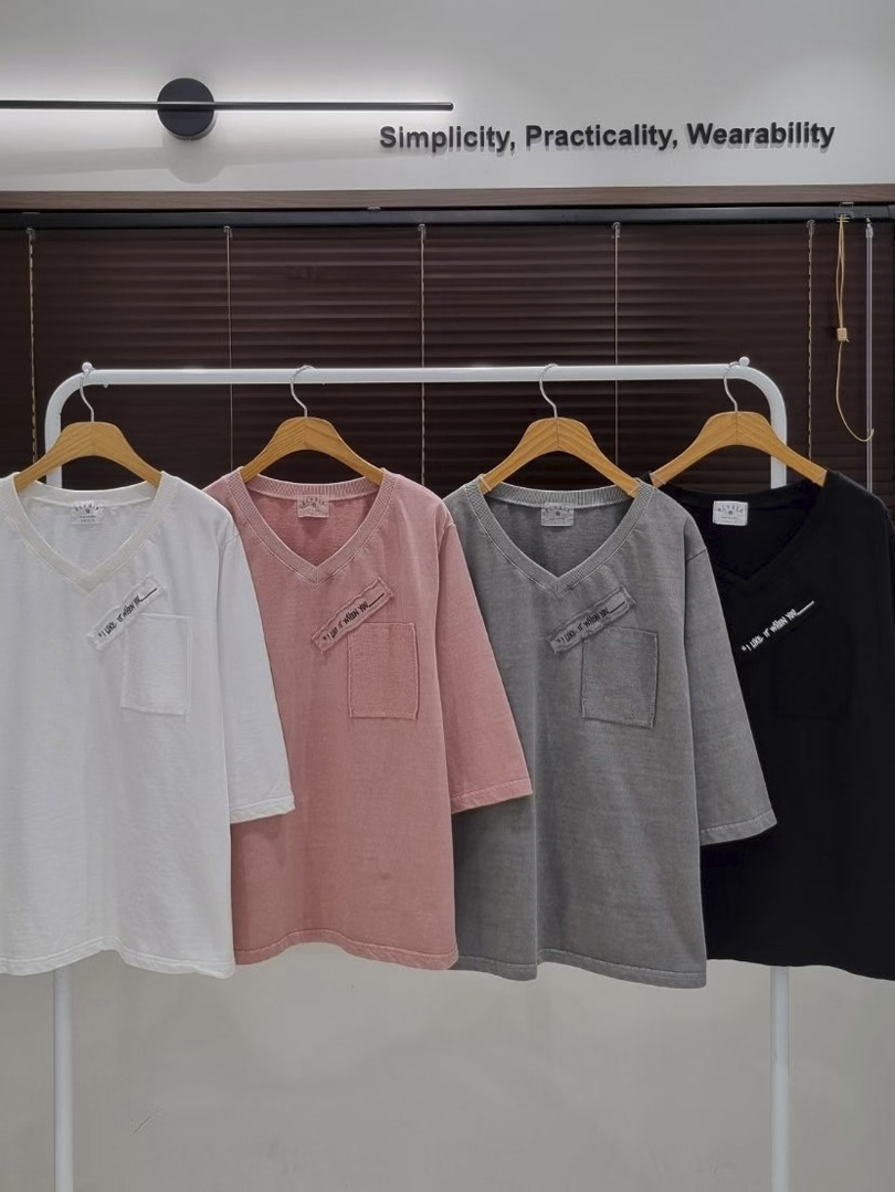 自然修飾臉型曲線之V領棉T (正韓)