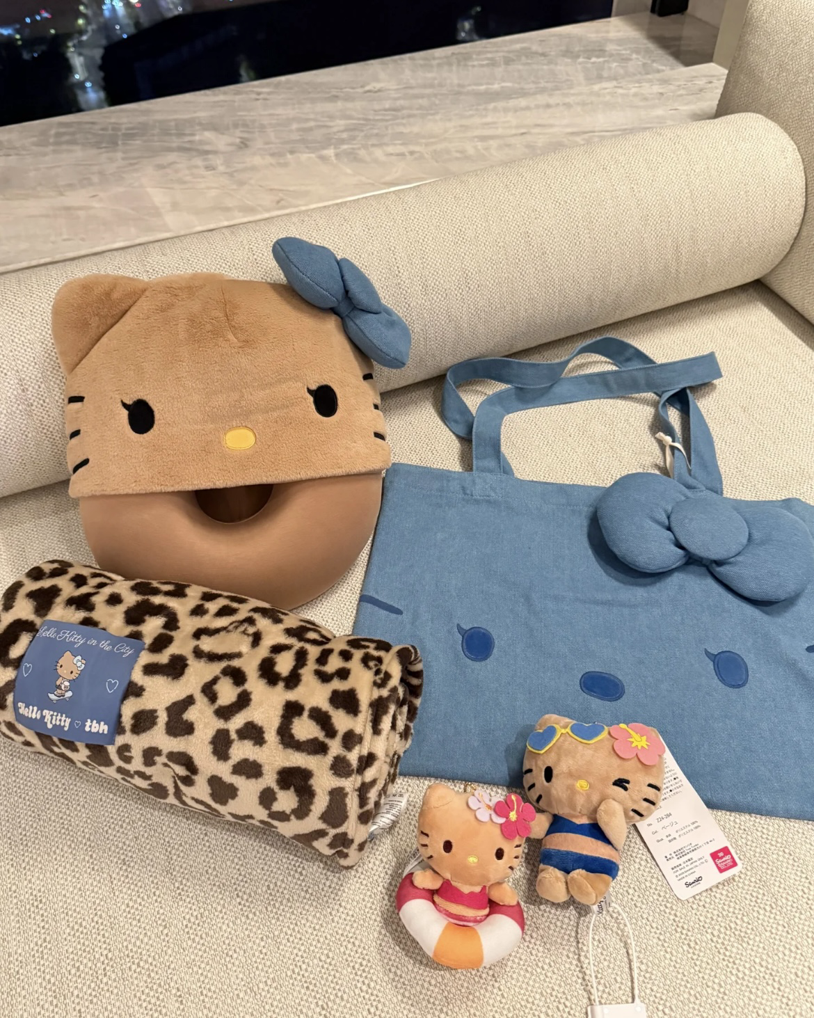 Hello Kitty x TBH野獸派 旅行三件組 連帽U型枕 豹紋毛毯 帆布袋 黑皮 凱蒂貓