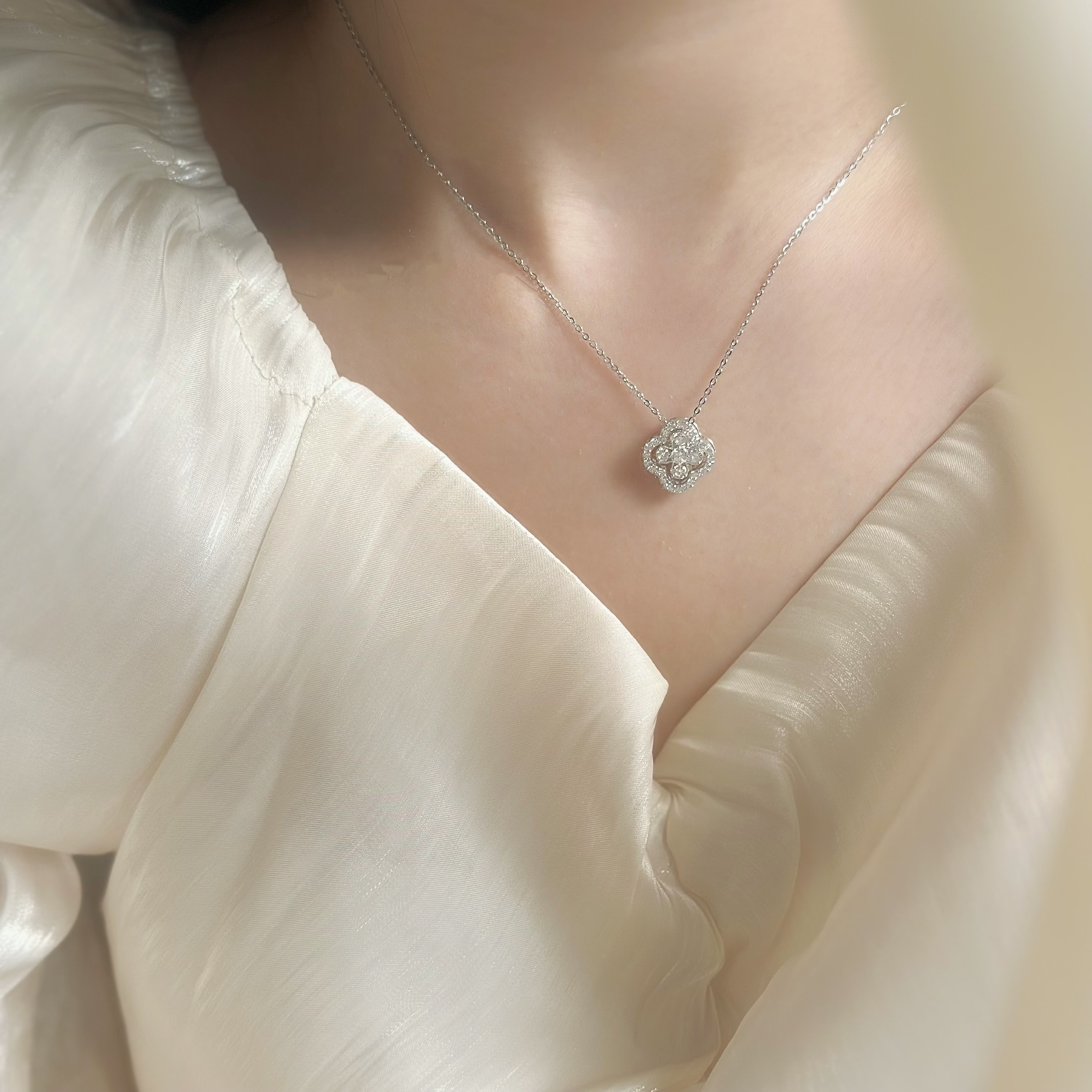 G138【輕奢】滿鑽莫桑四葉草純銀鎖骨鏈