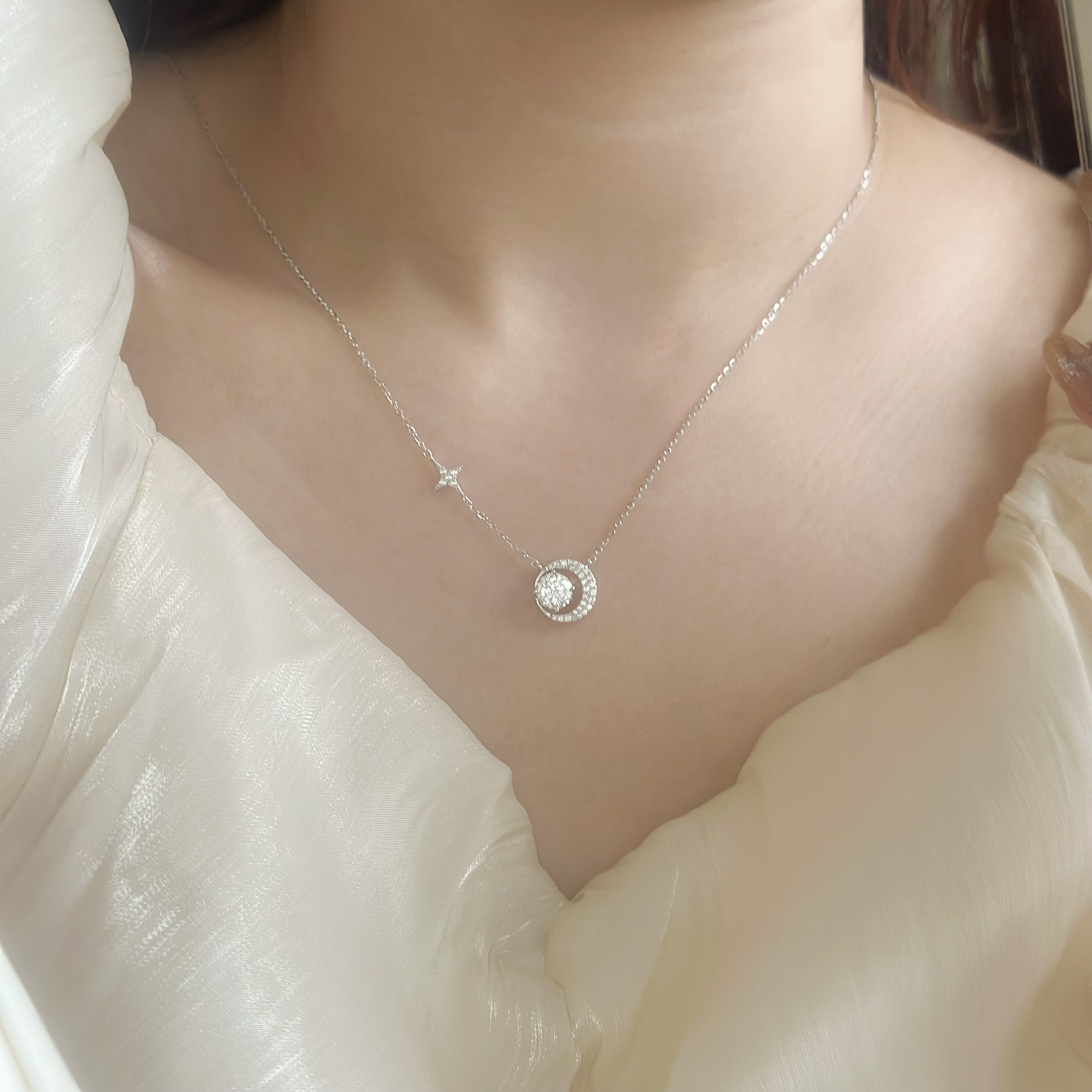 G131【輕奢】排鑽圓形莫桑單鑽純銀鎖骨鏈