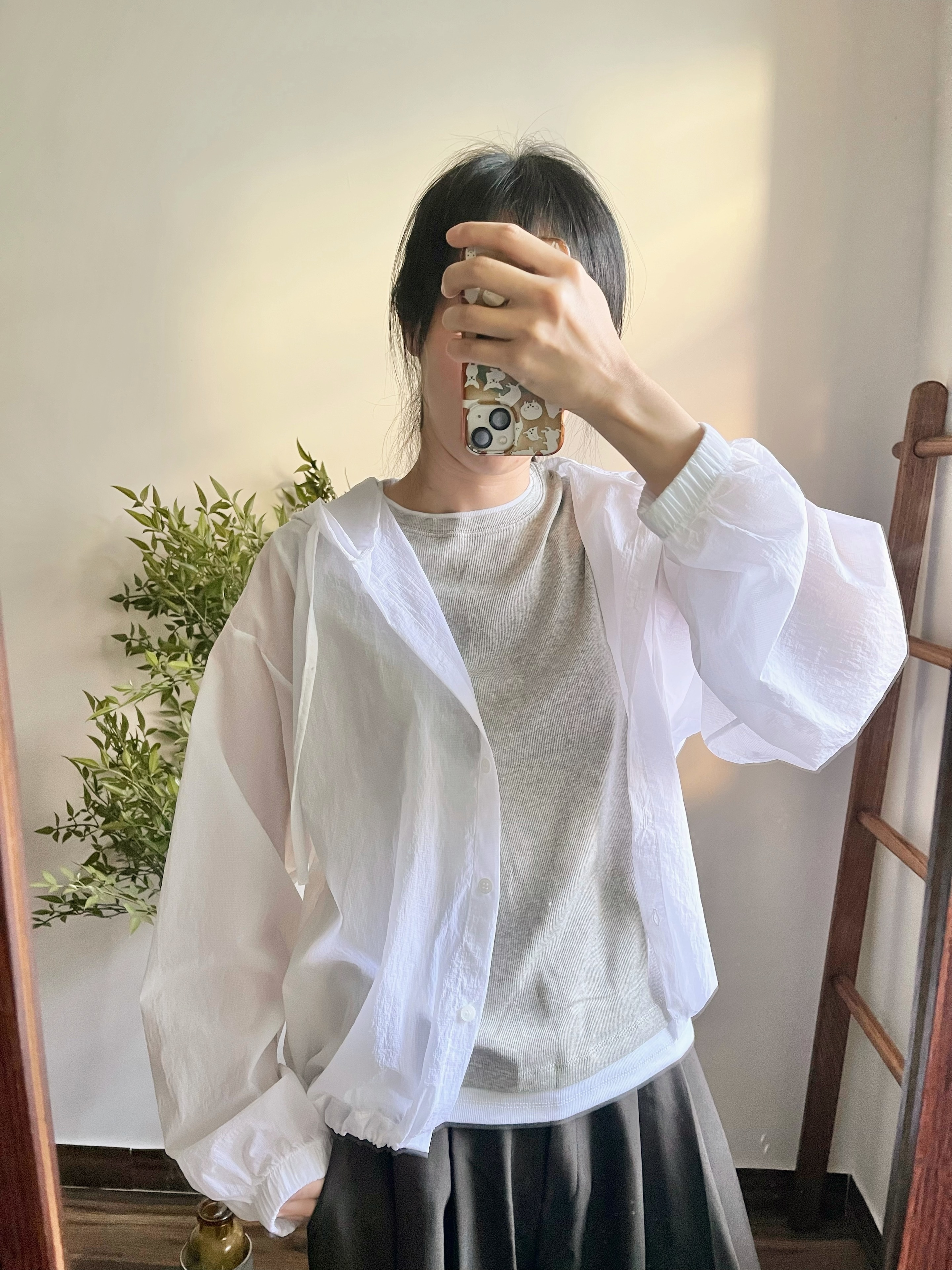 🌿透薄白色外套恤