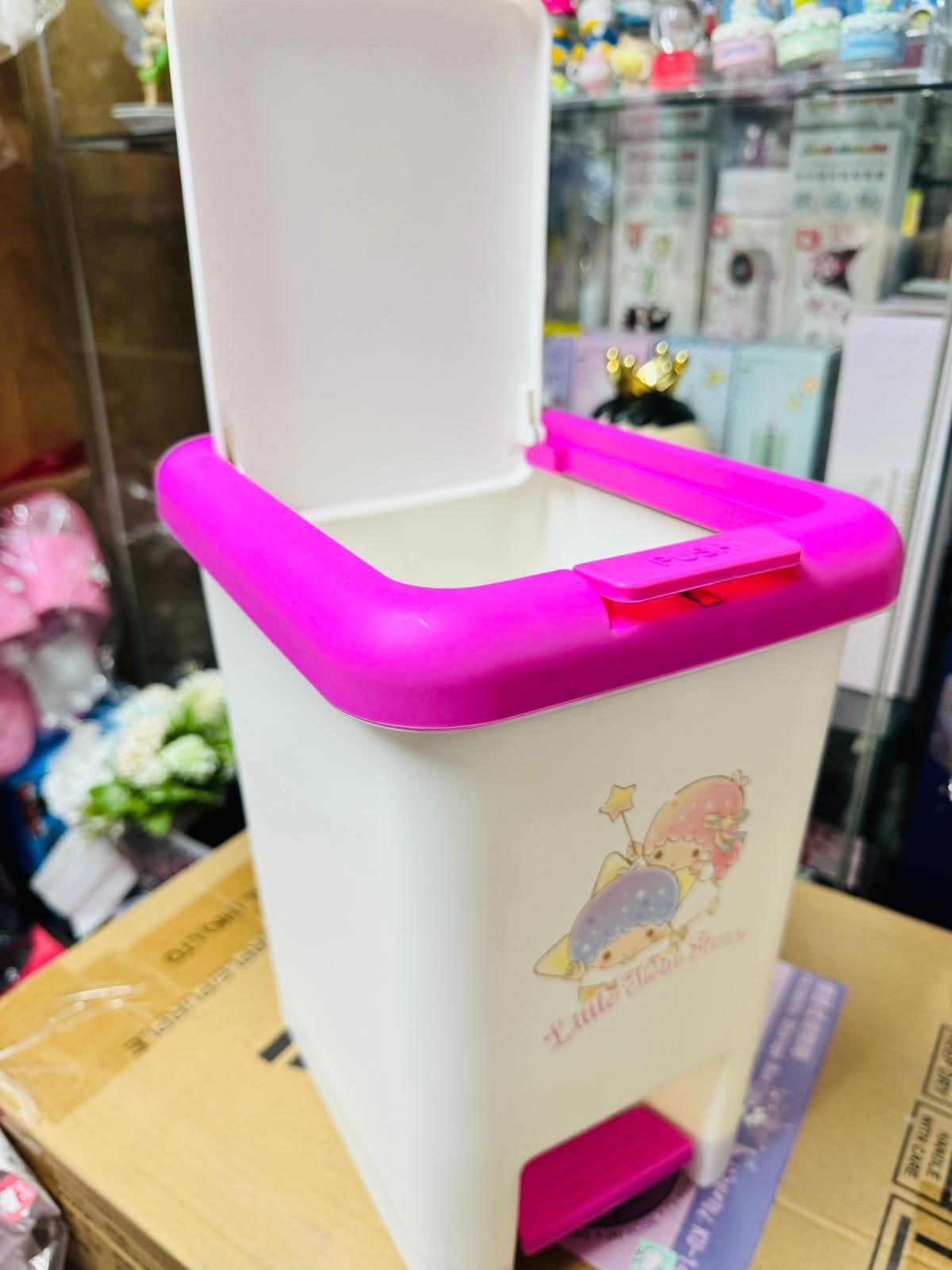 Hello Kitty Twin Star 垃圾桶
