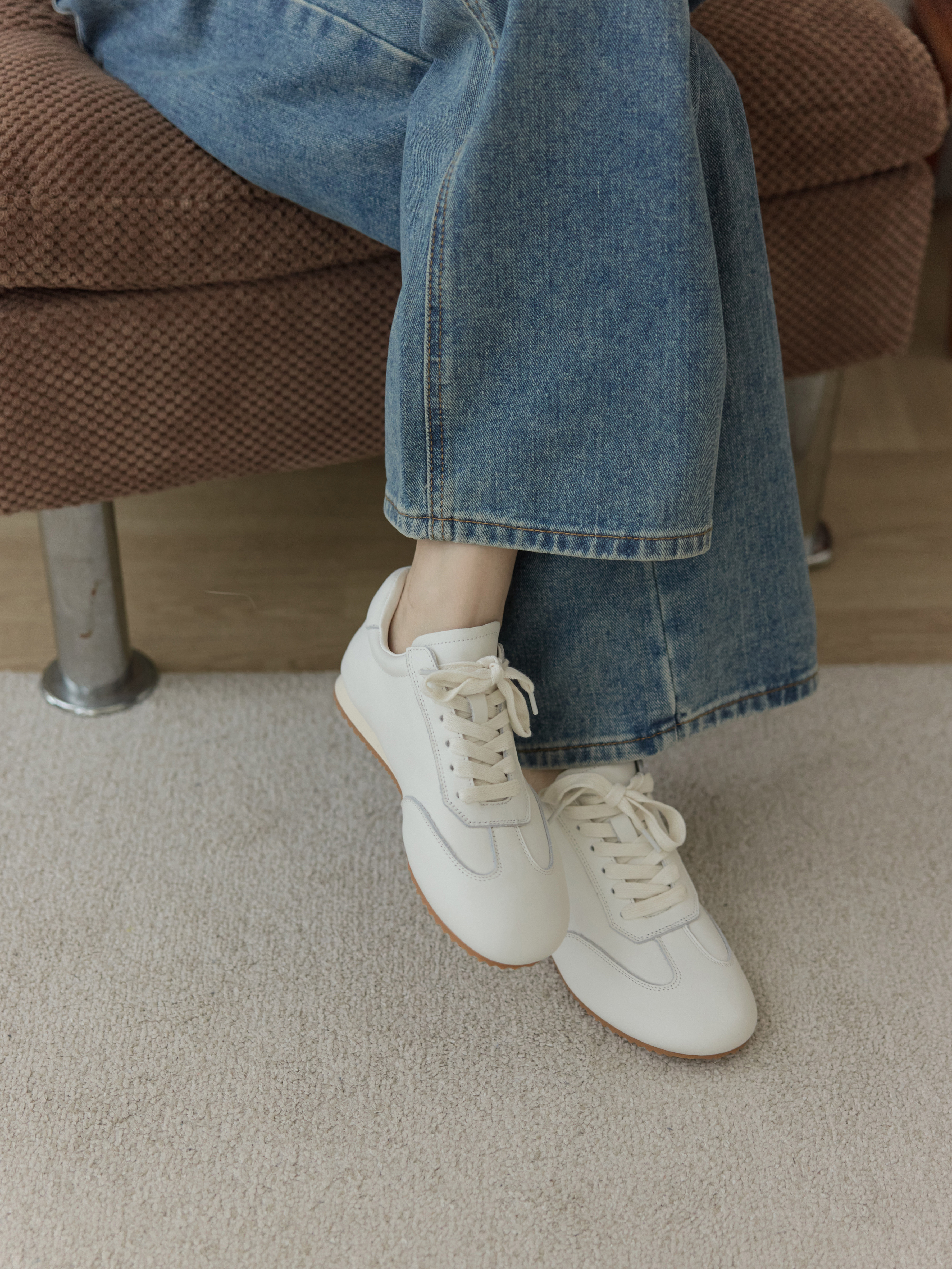 防潑水綁帶真皮小白鞋