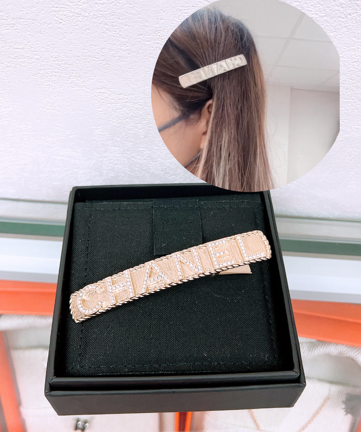 Chanel 22c crytal logo hairclip light gold