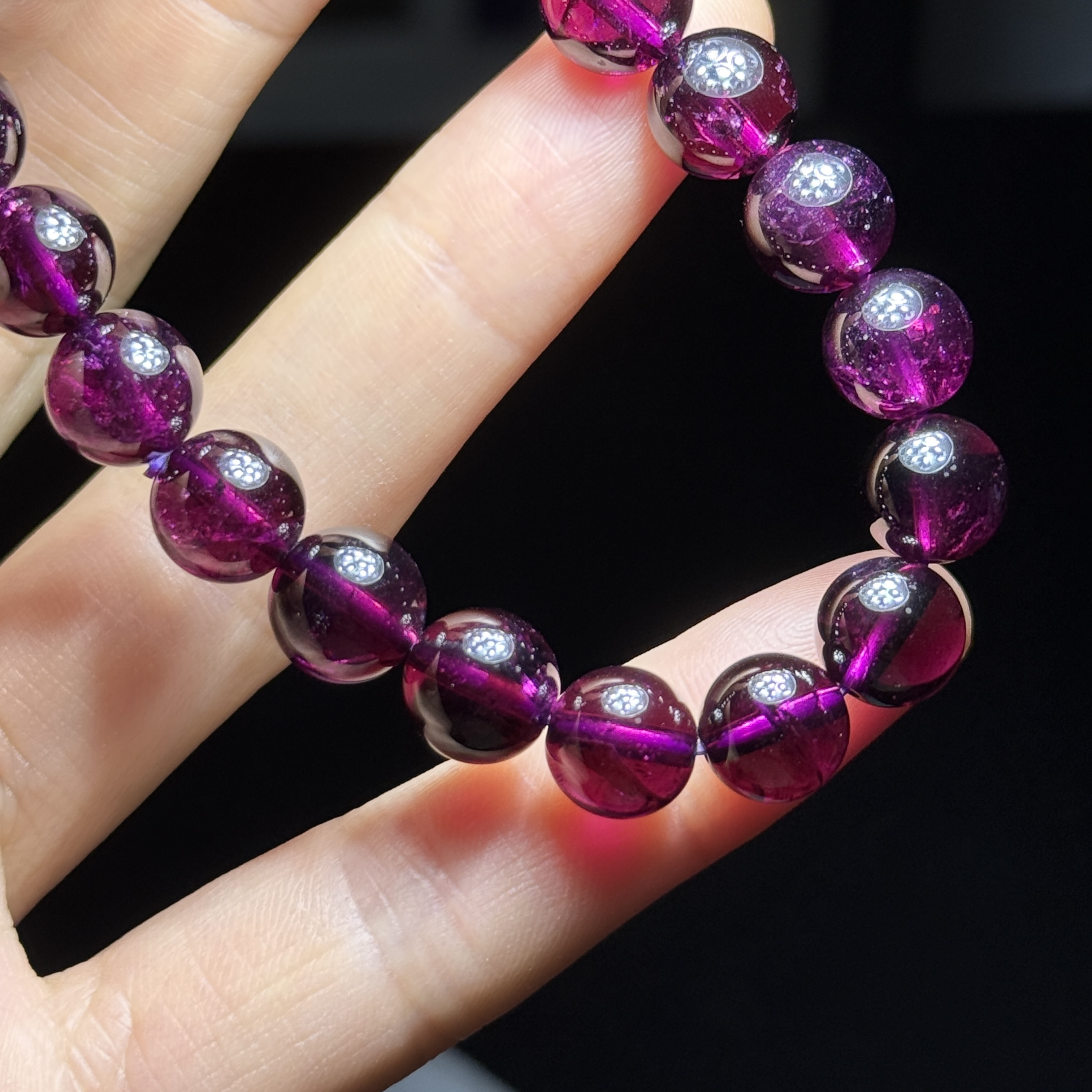 高級紫牙烏石榴石 9+mm GA1551