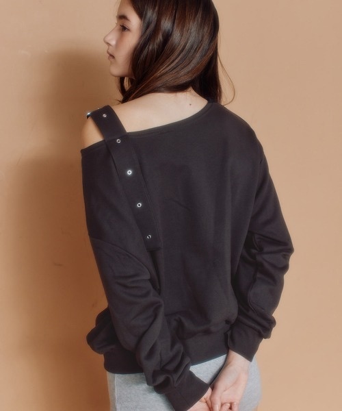 FCMM / OFF SHOURDER BELT CREWNECK