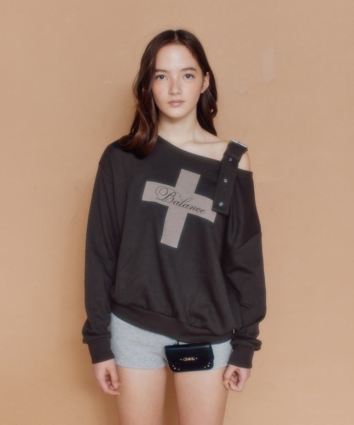 FCMM / OFF SHOURDER BELT CREWNECK