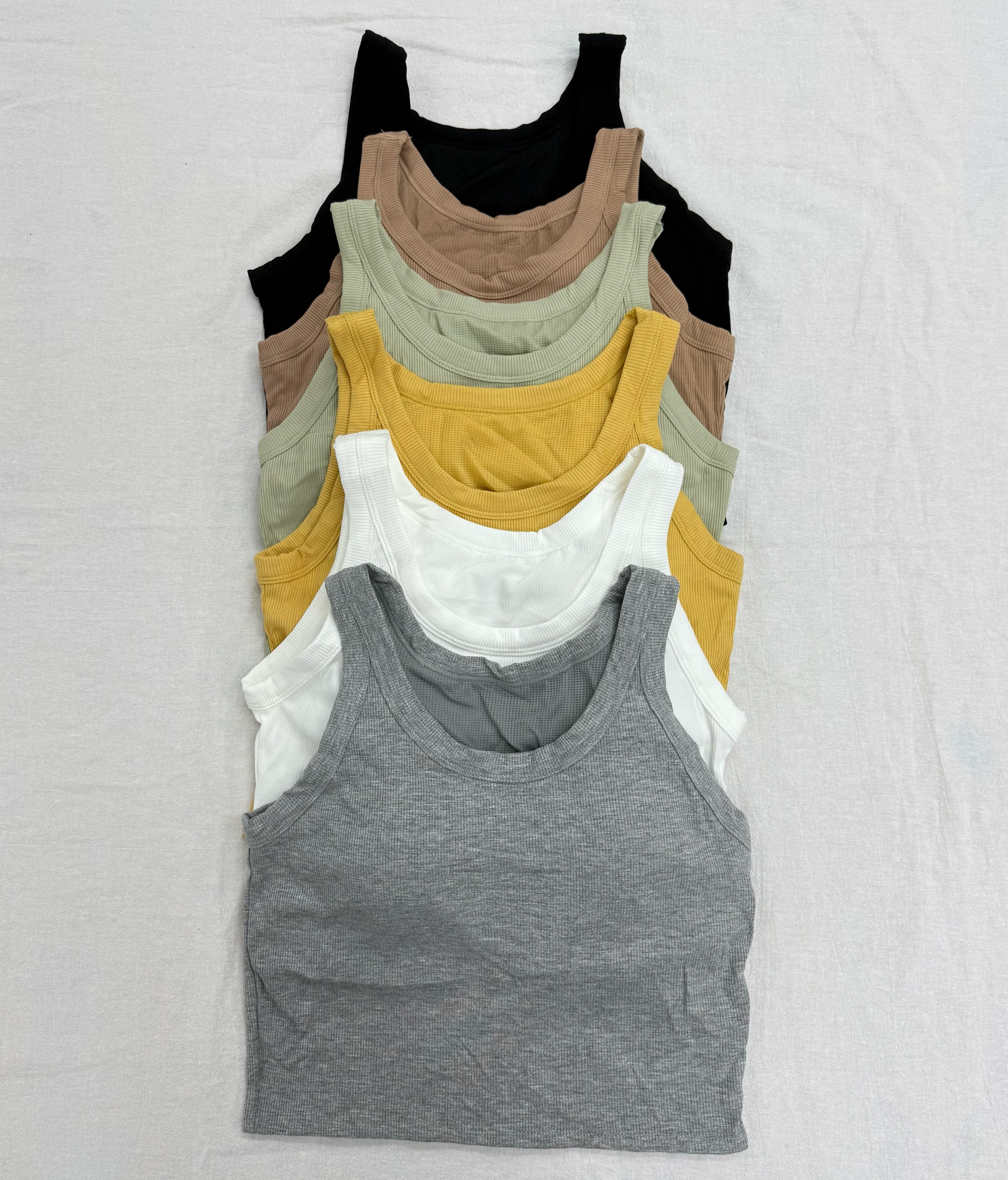 6336-入膊暗紋固定杯中長打底背心