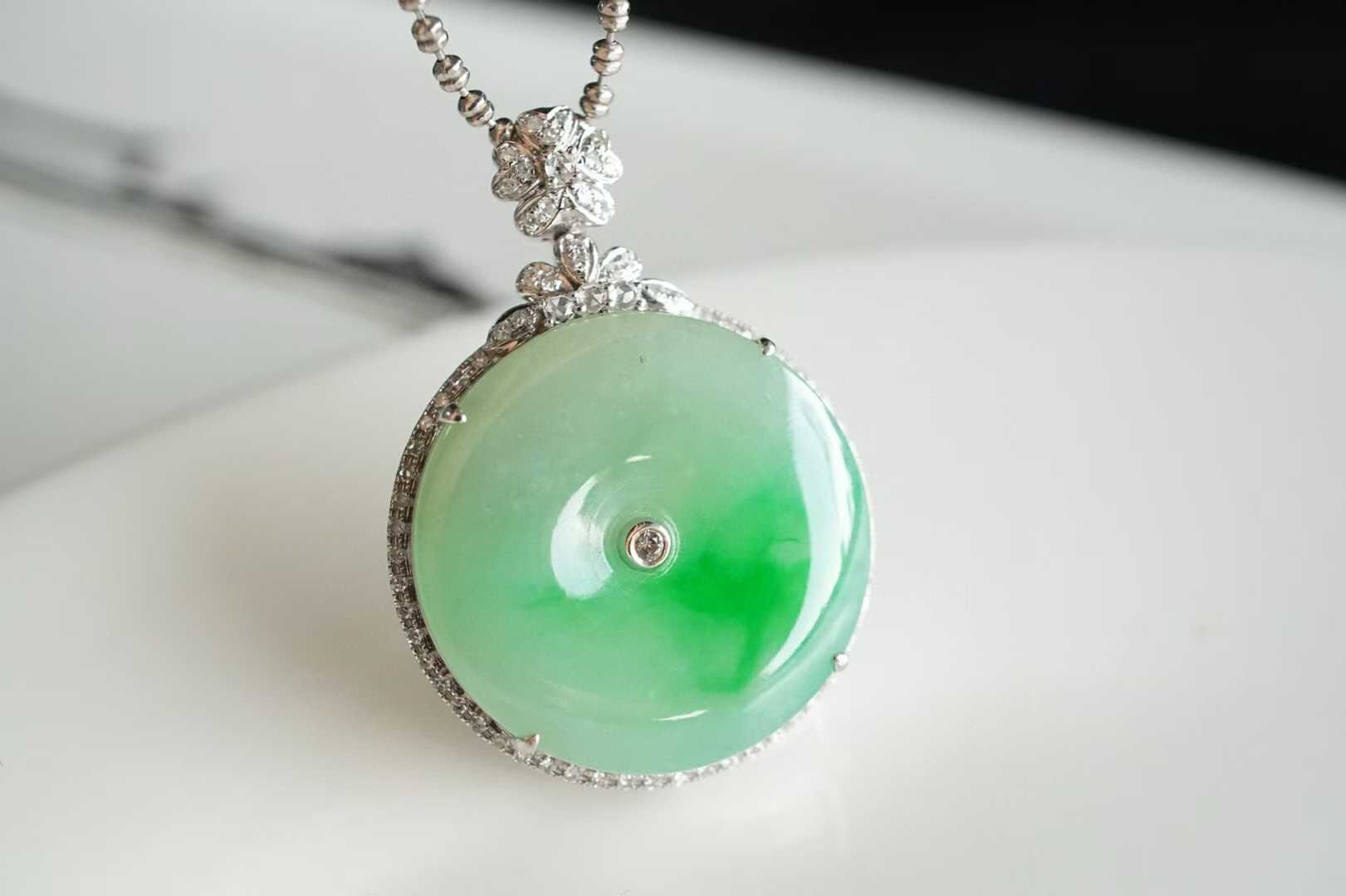 97814 翡翠冰飄陽綠平安扣吊墜 (19.6mm直徑)