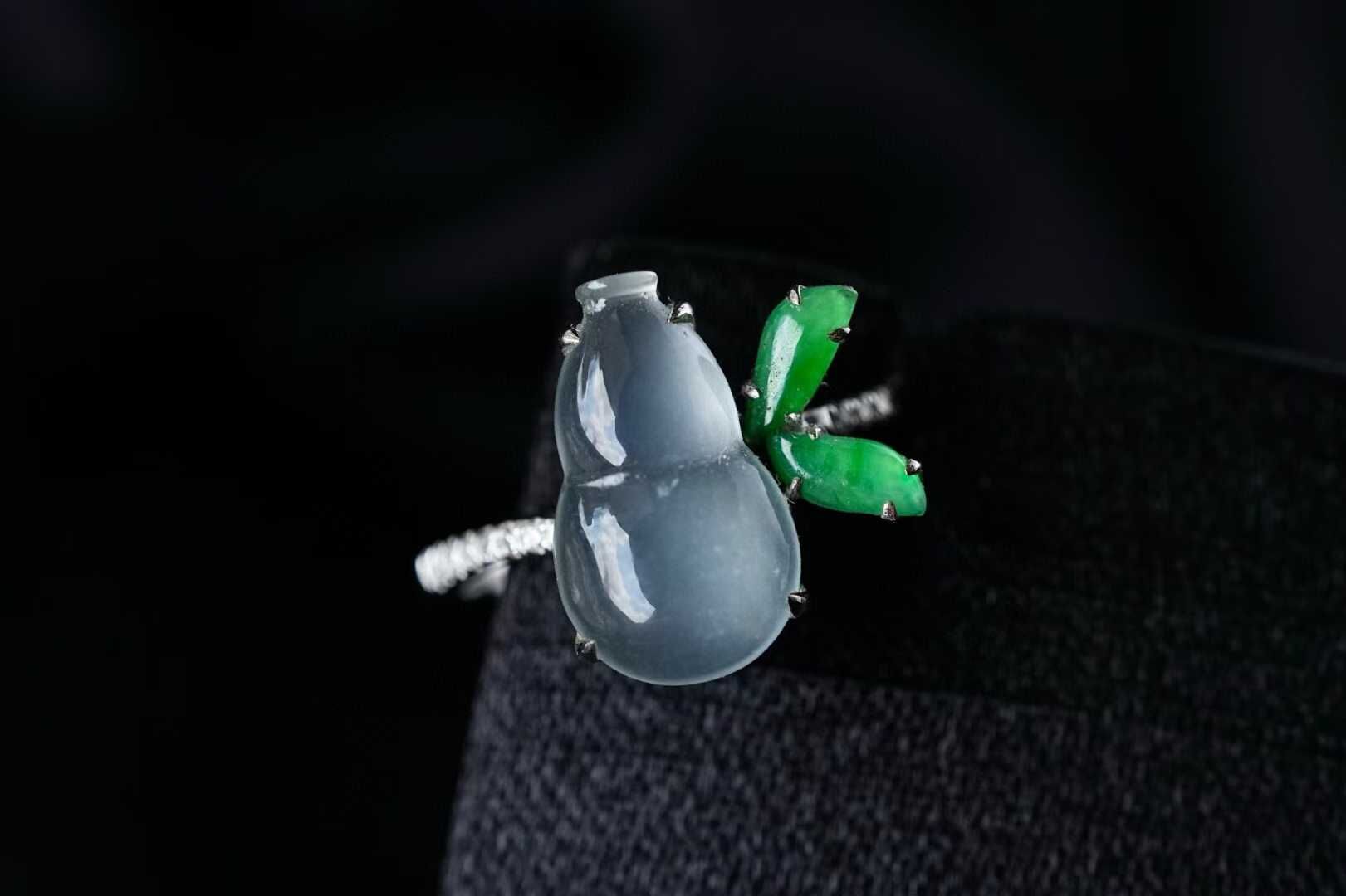 97815 翡翠冰種葫蘆戒指