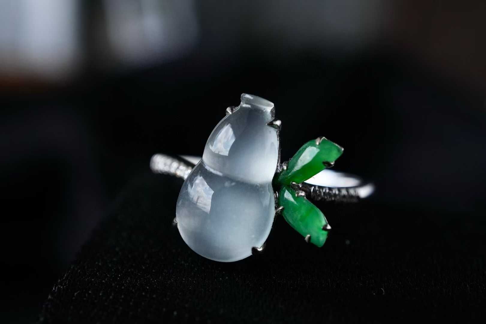 97815 翡翠冰種葫蘆戒指