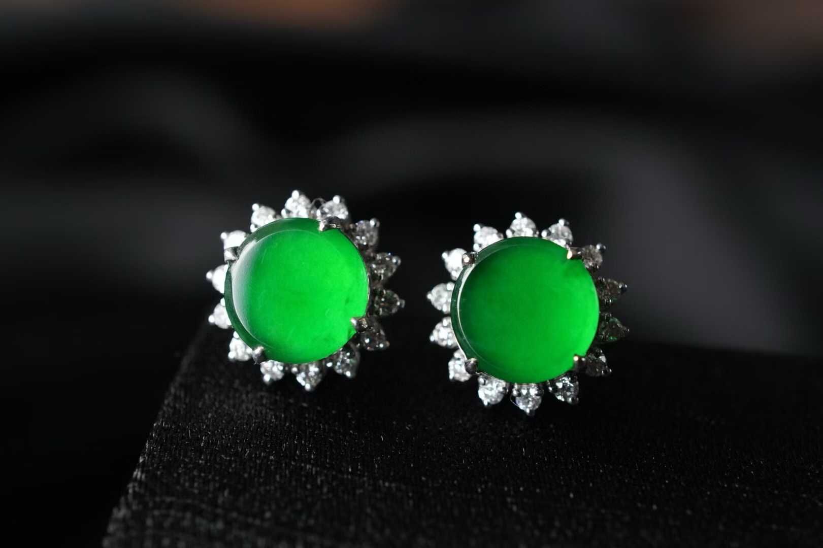 97817 翡翠冰辣陽綠圓牌耳釘 (7.5mm直徑)