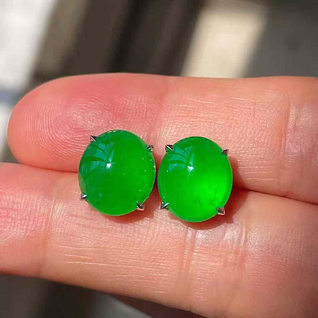 975530 翡翠冰陽綠耳釘