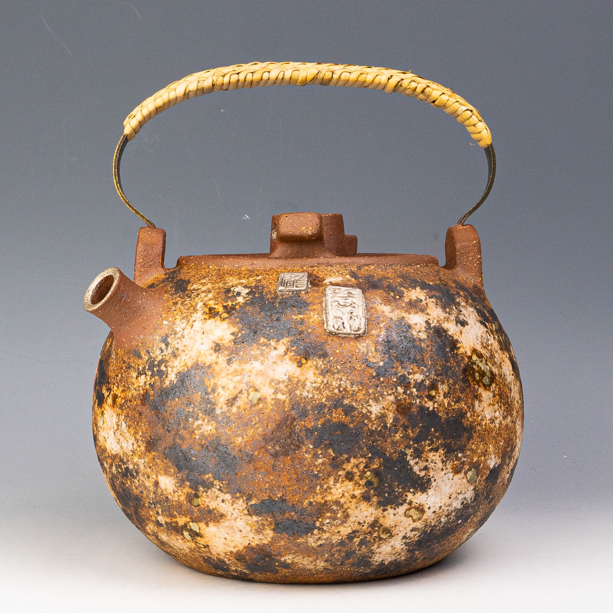 李仁嵋】岩礦｜茶壺｜ 岩礦造型煮水壺LRM00002