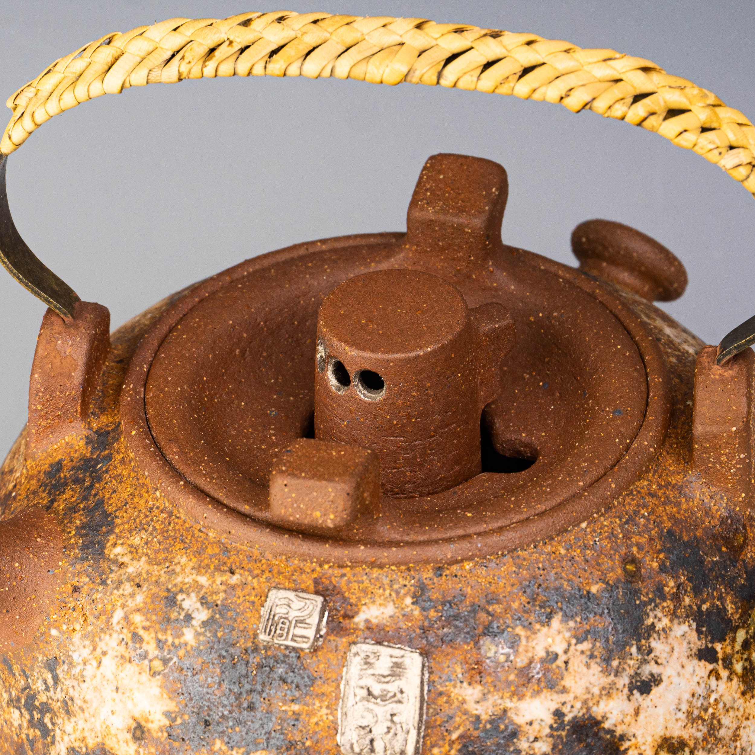 李仁嵋】岩礦｜茶壺｜ 岩礦造型煮水壺LRM00002