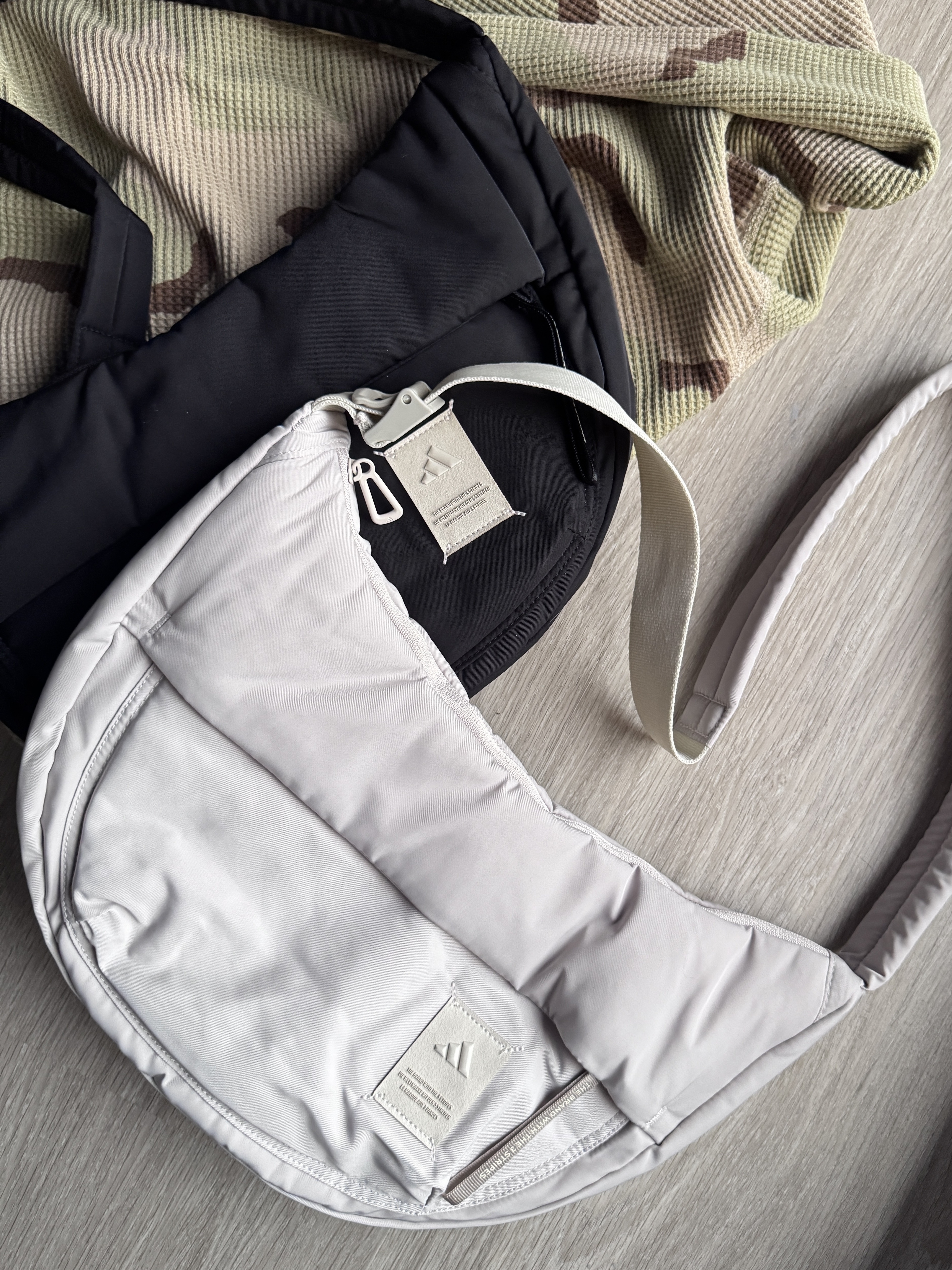 Adidas originals 米白 黑 協跨包 防潑水 大容量