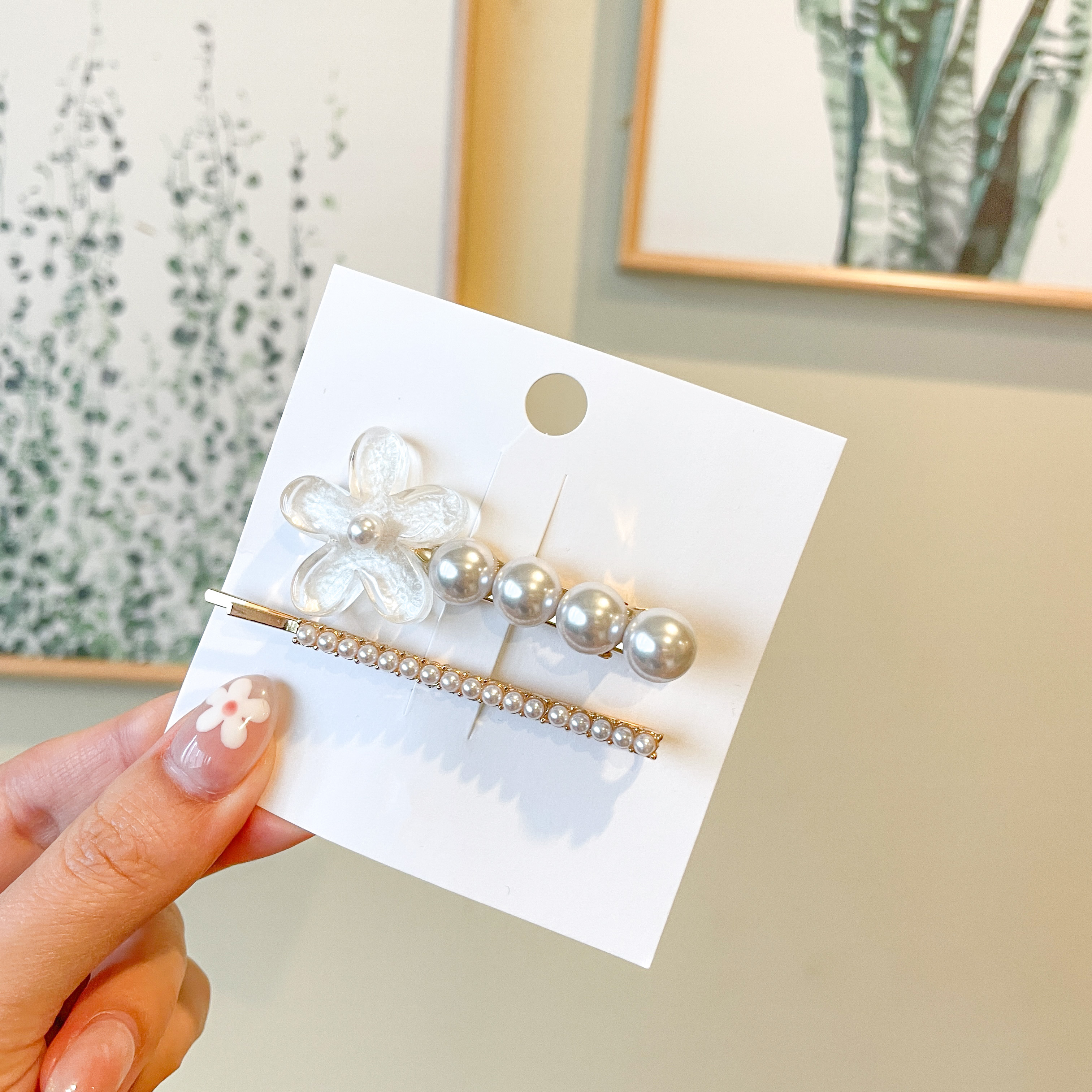 AC165 Passion Pearl Hair Clip