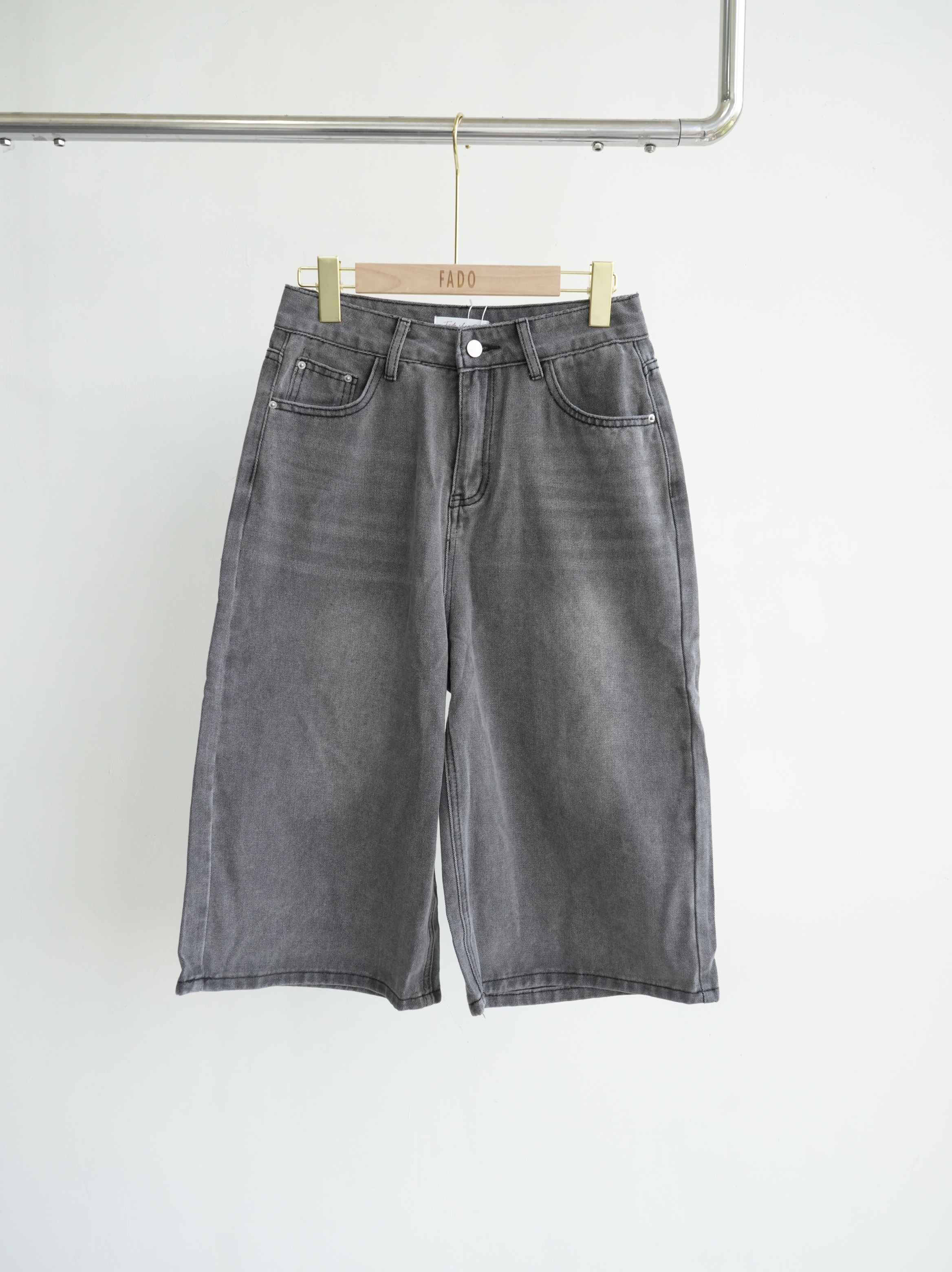 法朵Fado shop｜美式貓抓ฅ 單扣牛仔七分褲 2523001 二色 S-XL