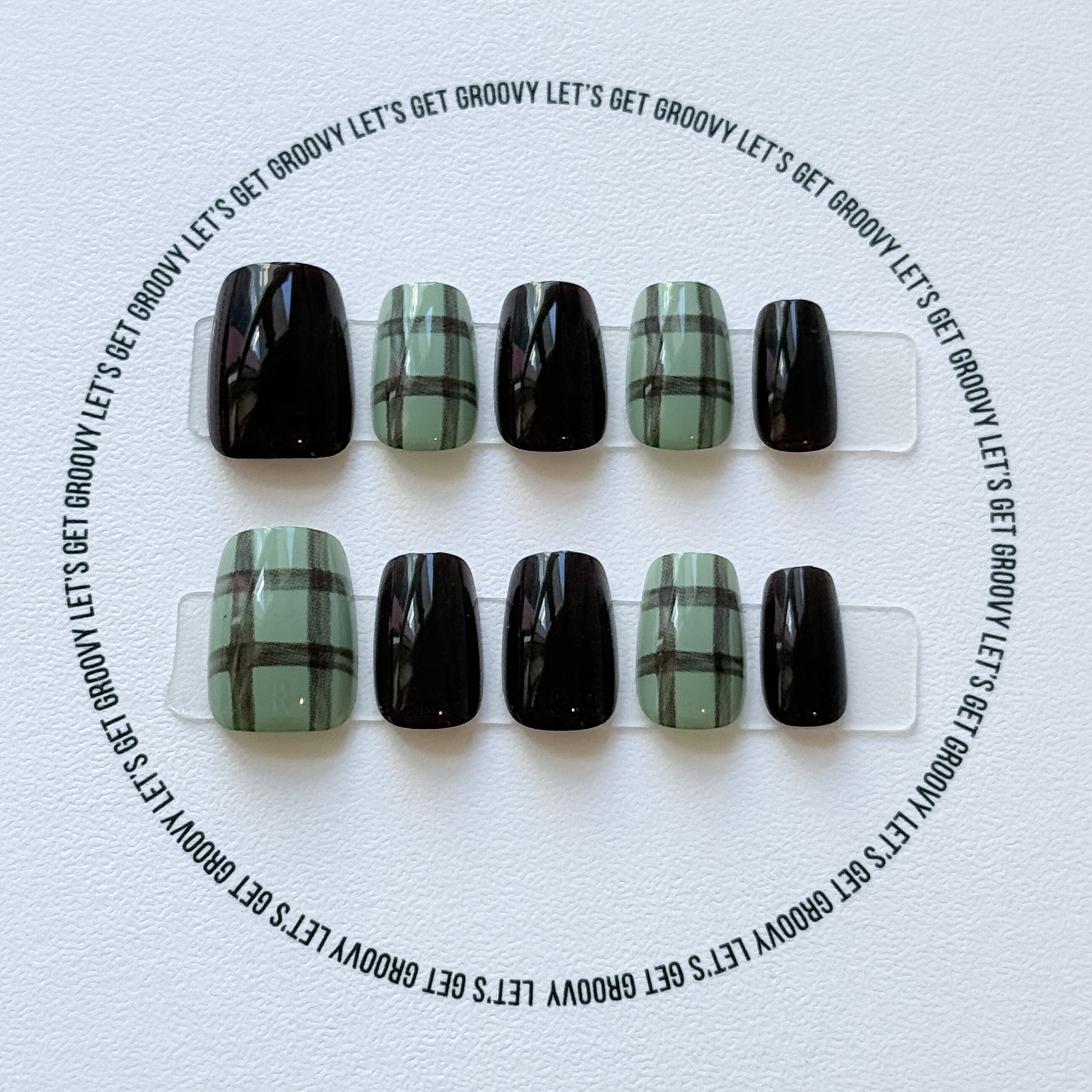 Slay ︳Tartan Pattern。Dark Brown and Green