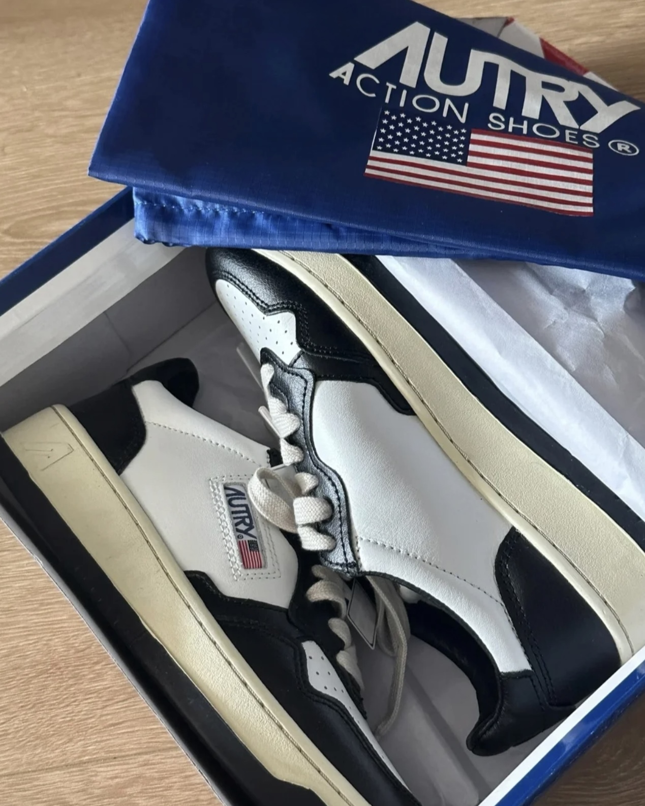 【Focus Store】預購 AUTRY Medalist "Black" 黑白 皮革 AULW-WB01