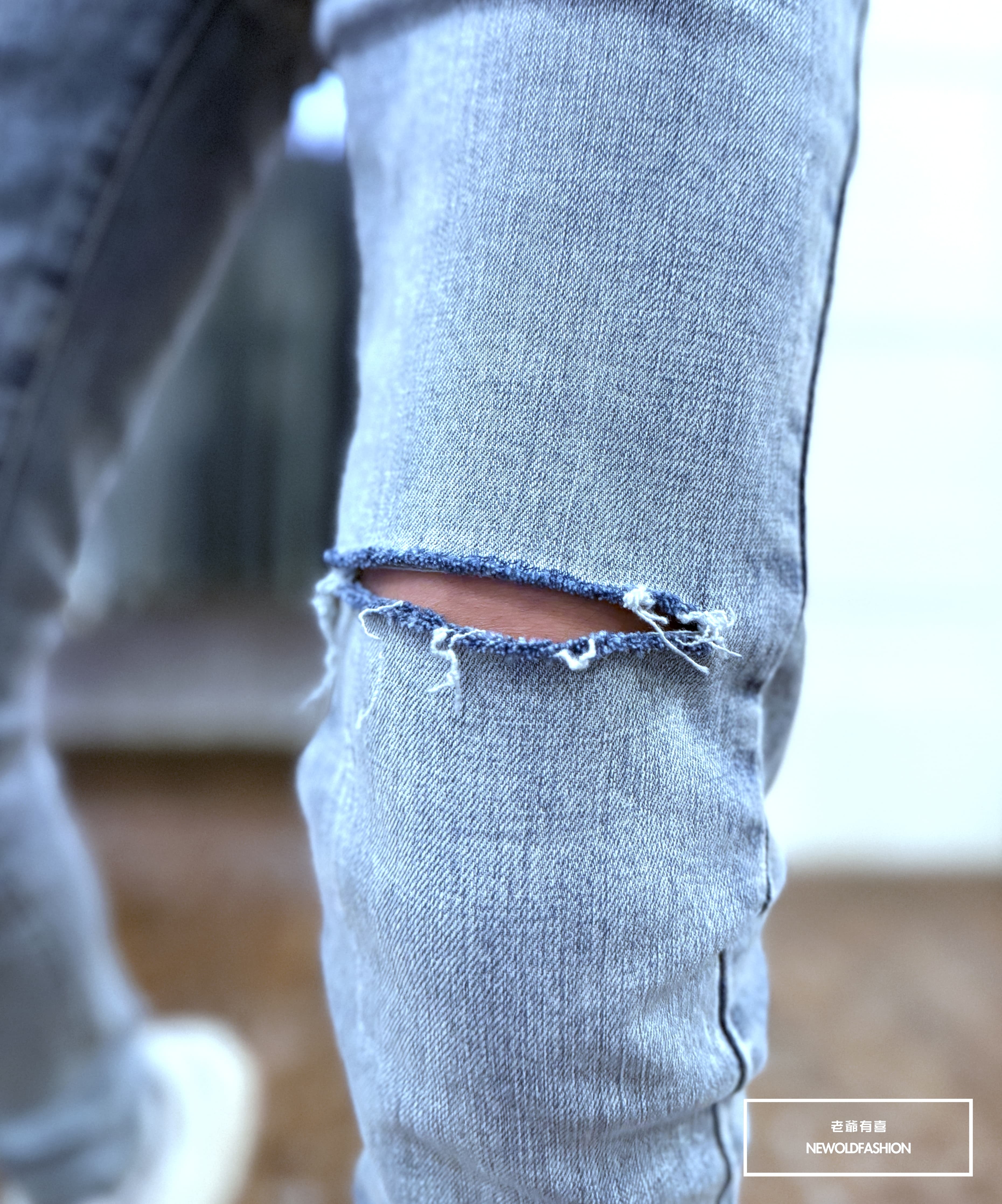 『新品上市』重磅淺藍不對稱刀割小直筒褲(NOF25093051)