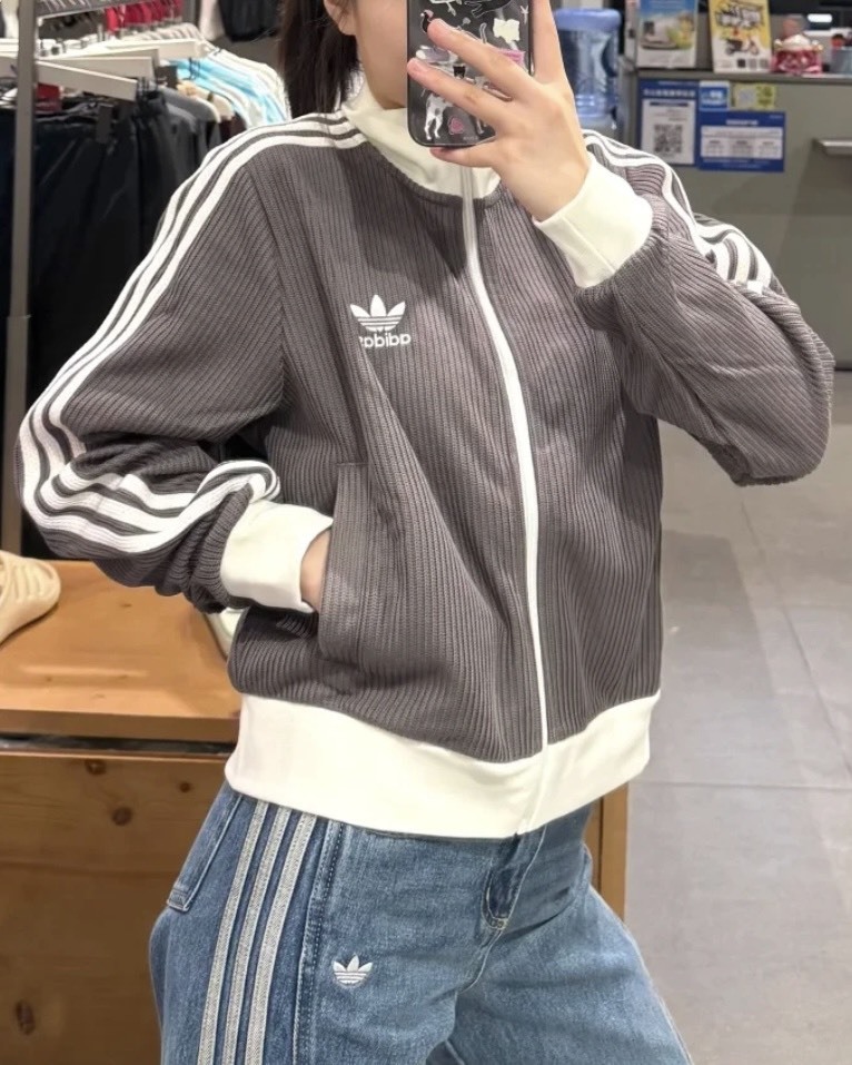 ADIDAS 華夫格短版針織運動外套 奶咖棕