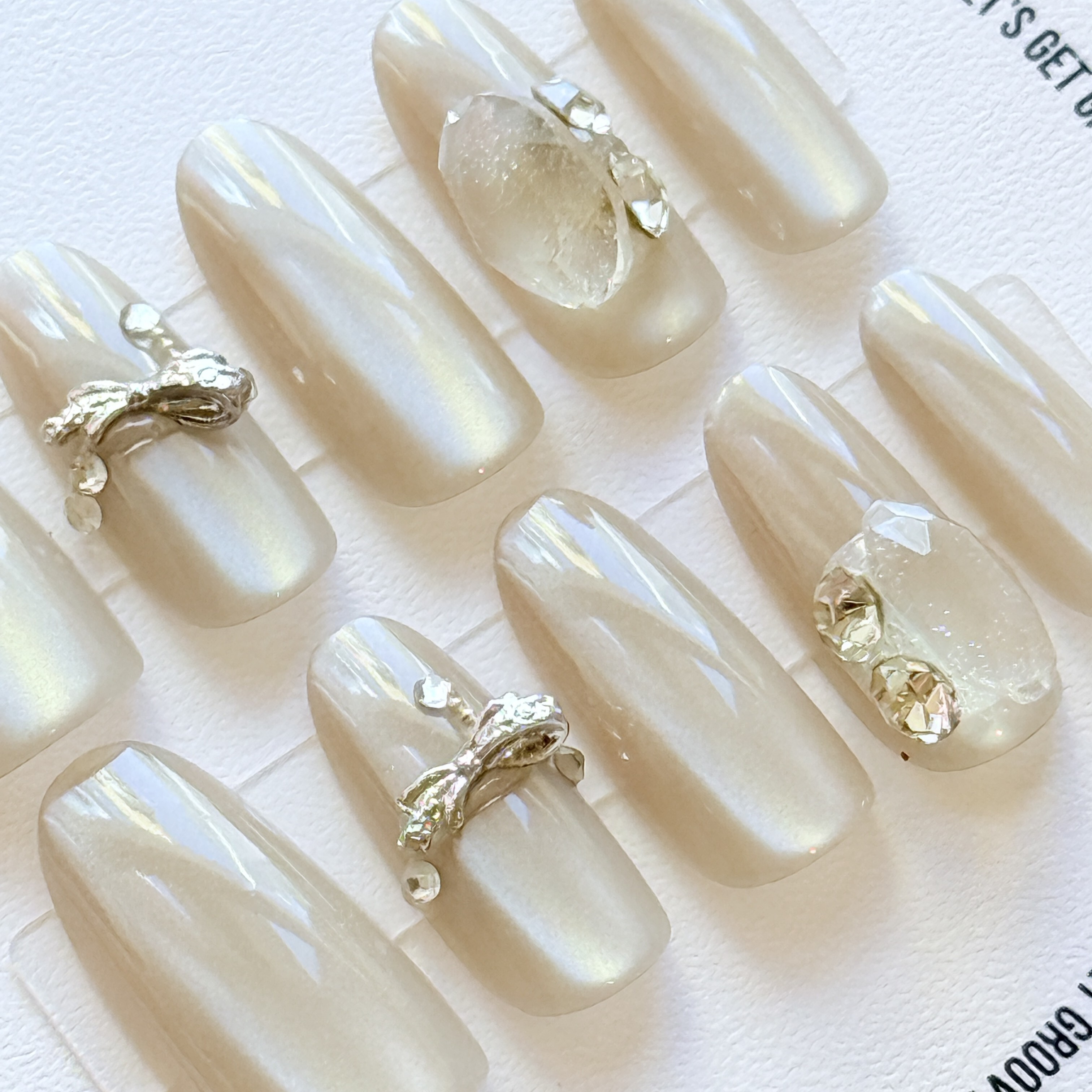 Slay ︳Light Gray Cat Eye。Luxurious Charms