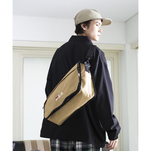 【出清特價】日本限定 FILA 奶茶色 卡其 郵差包 大容量 男女款 情侶款