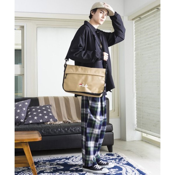 【出清特價】日本限定 FILA 奶茶色 卡其 郵差包 大容量 男女款 情侶款