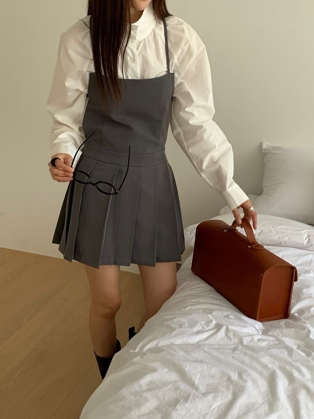 交叉背吊帶百褶短裙