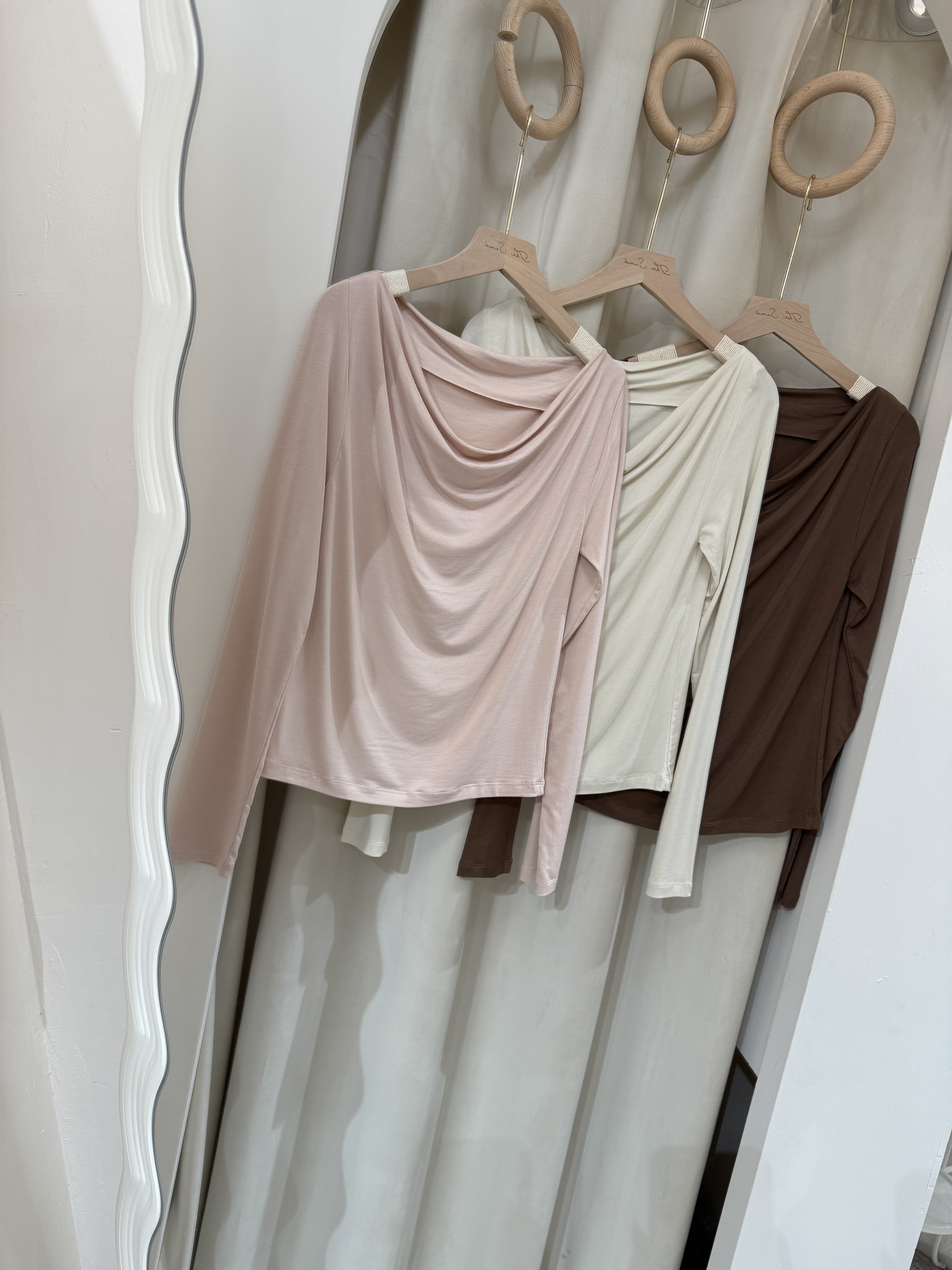 ✨百搭基礎款 - 超親膚垂領3Way上衣 *Special price*