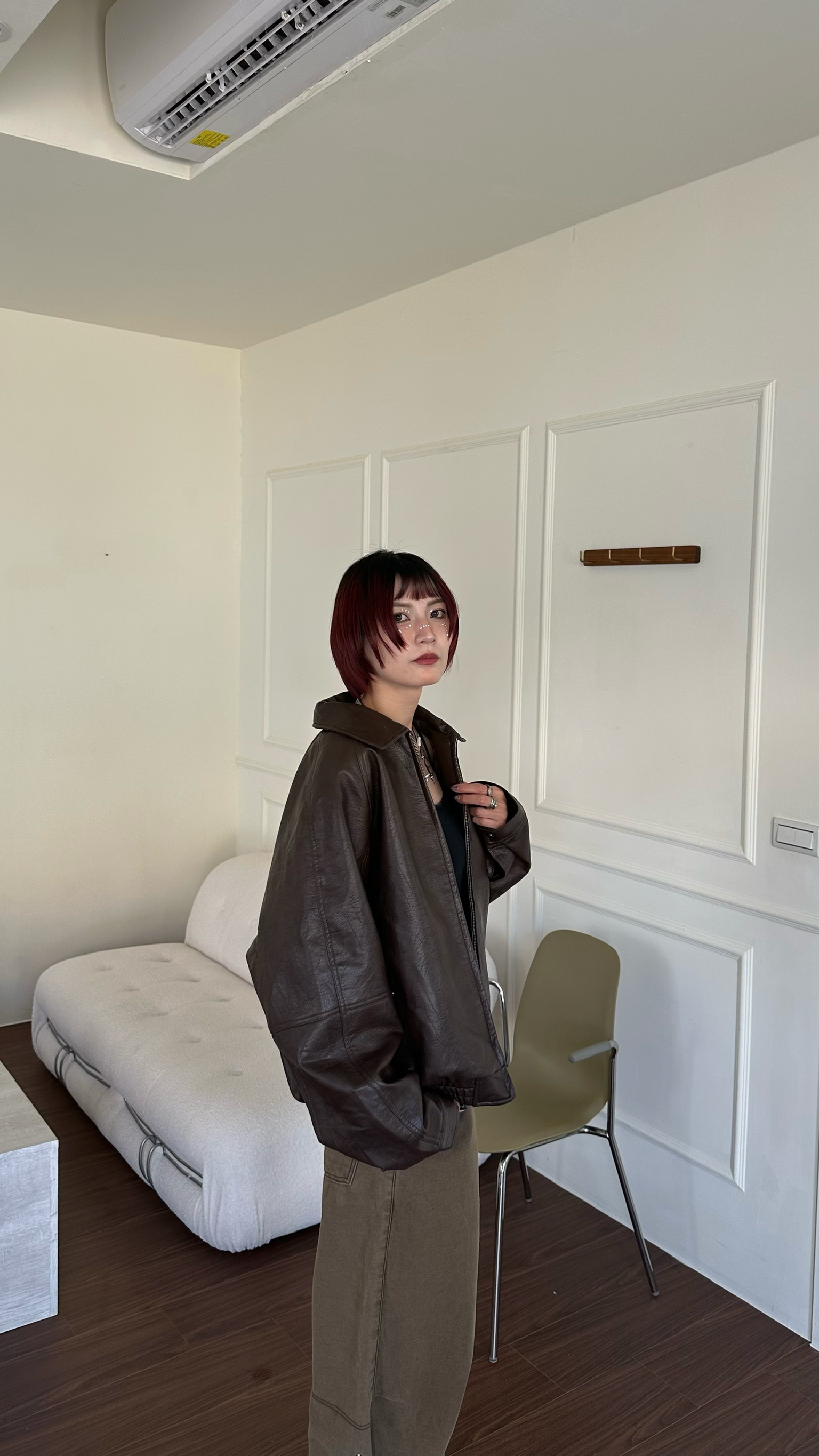 利落輪廓皮外套