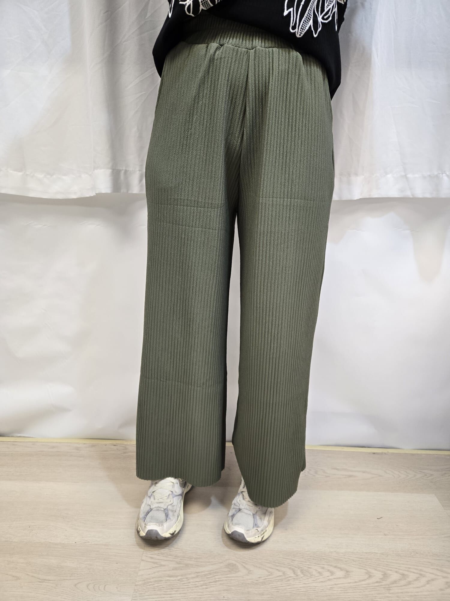 Odo 直紋長褲 卡其色