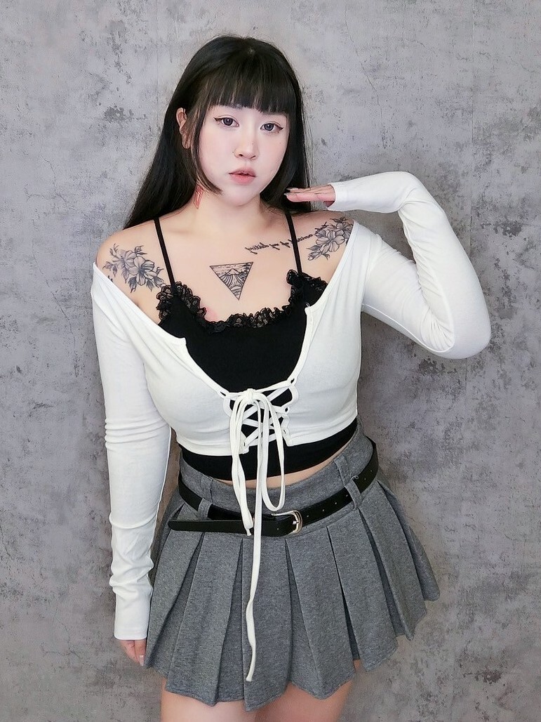 蕾絲滾邊背心+綁帶外套兩件套