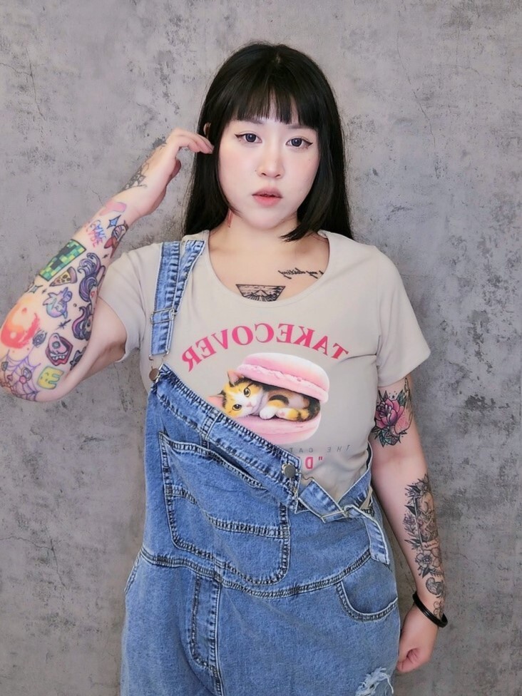 大口袋刷破牛仔吊帶褲