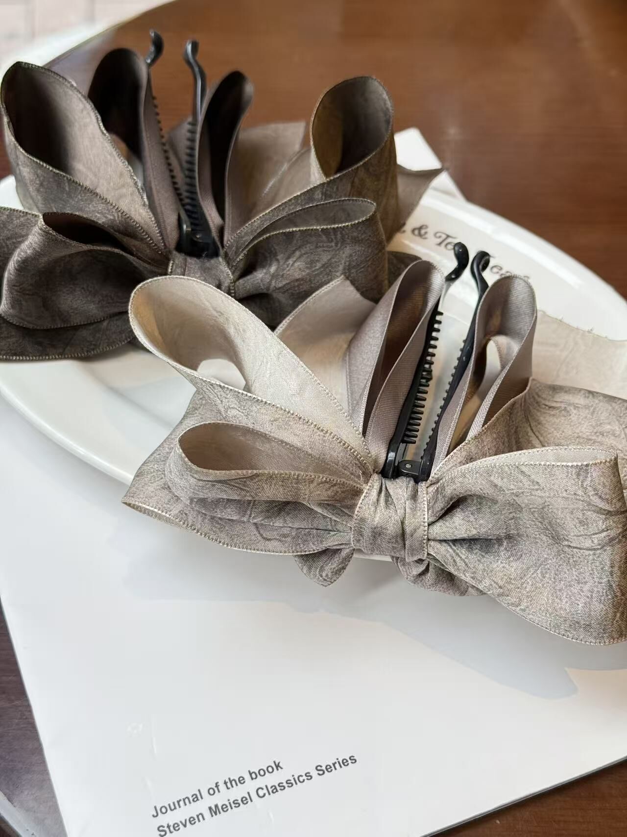 韓國飾物連線 兩色新款多層蝴蝶結香蕉夾