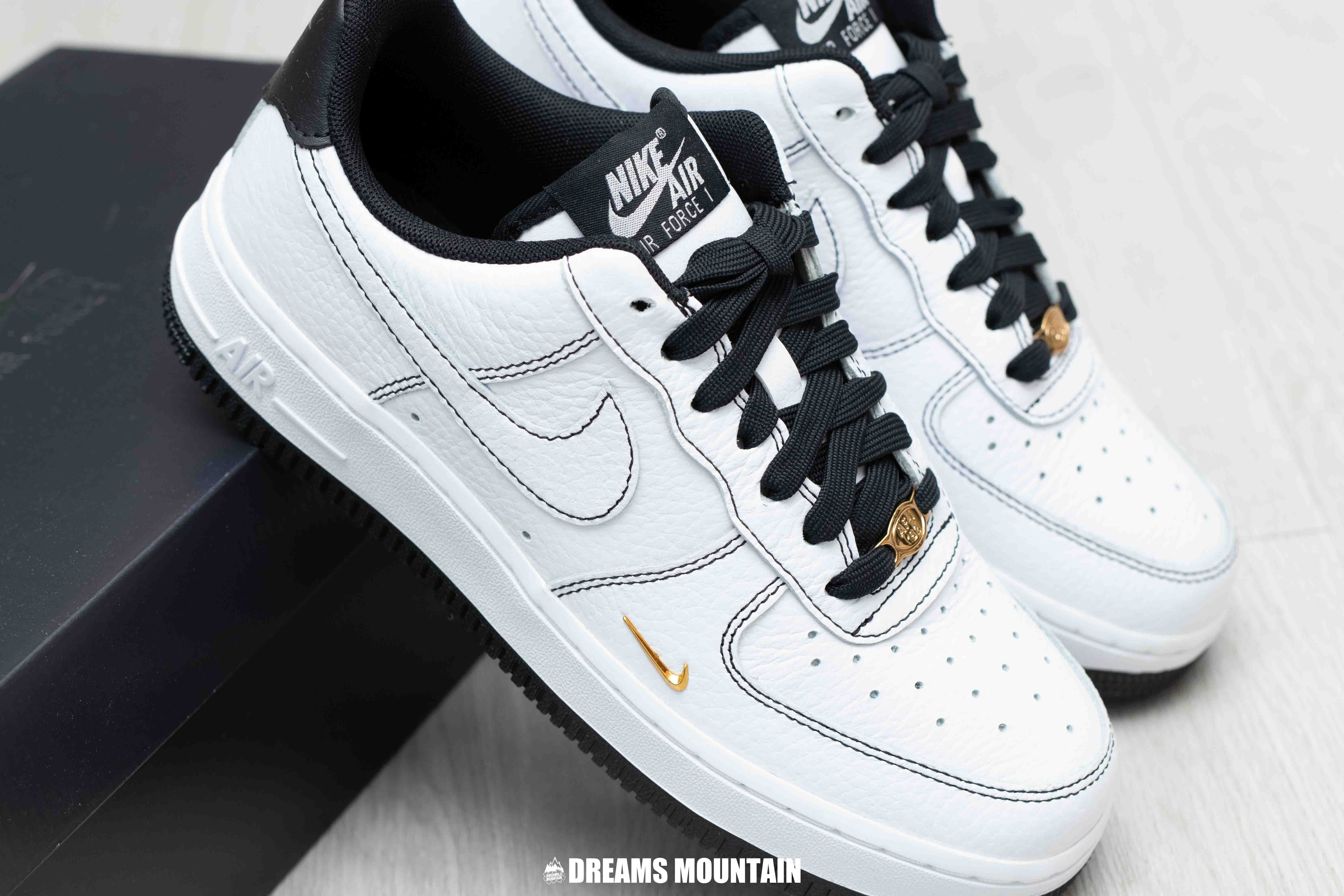 【預訂】NIKE AIR FORCE 1 07 "小金剔"白黑-WOMEN
